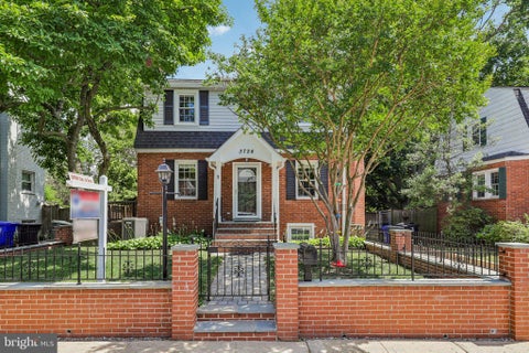 Photo of 3724 2nd Street S, ARLINGTON, VA 22204 (MLS # VAAR2072754)