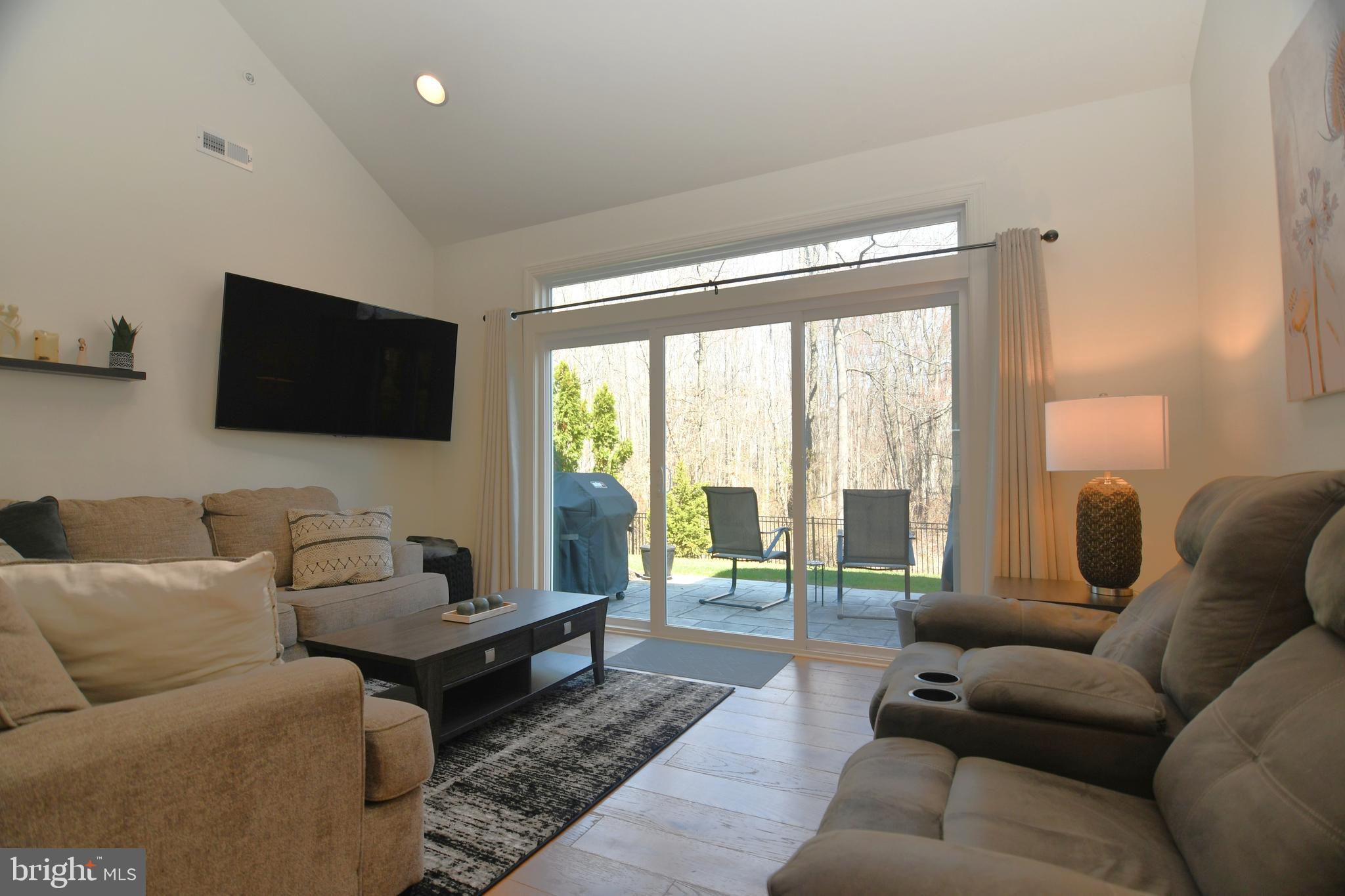 ROSE POINTE - Residential