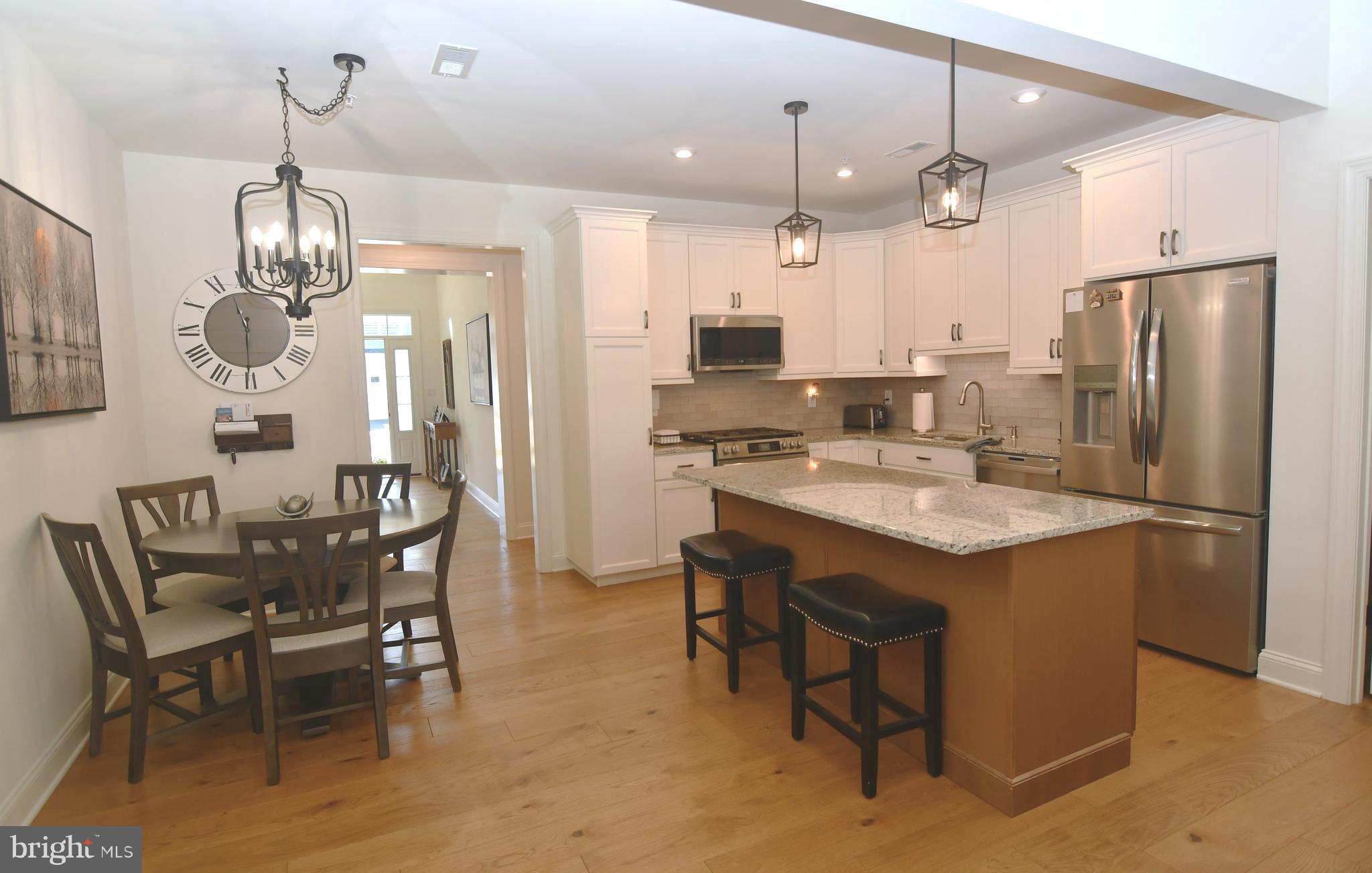 924 HOLDEN COURT