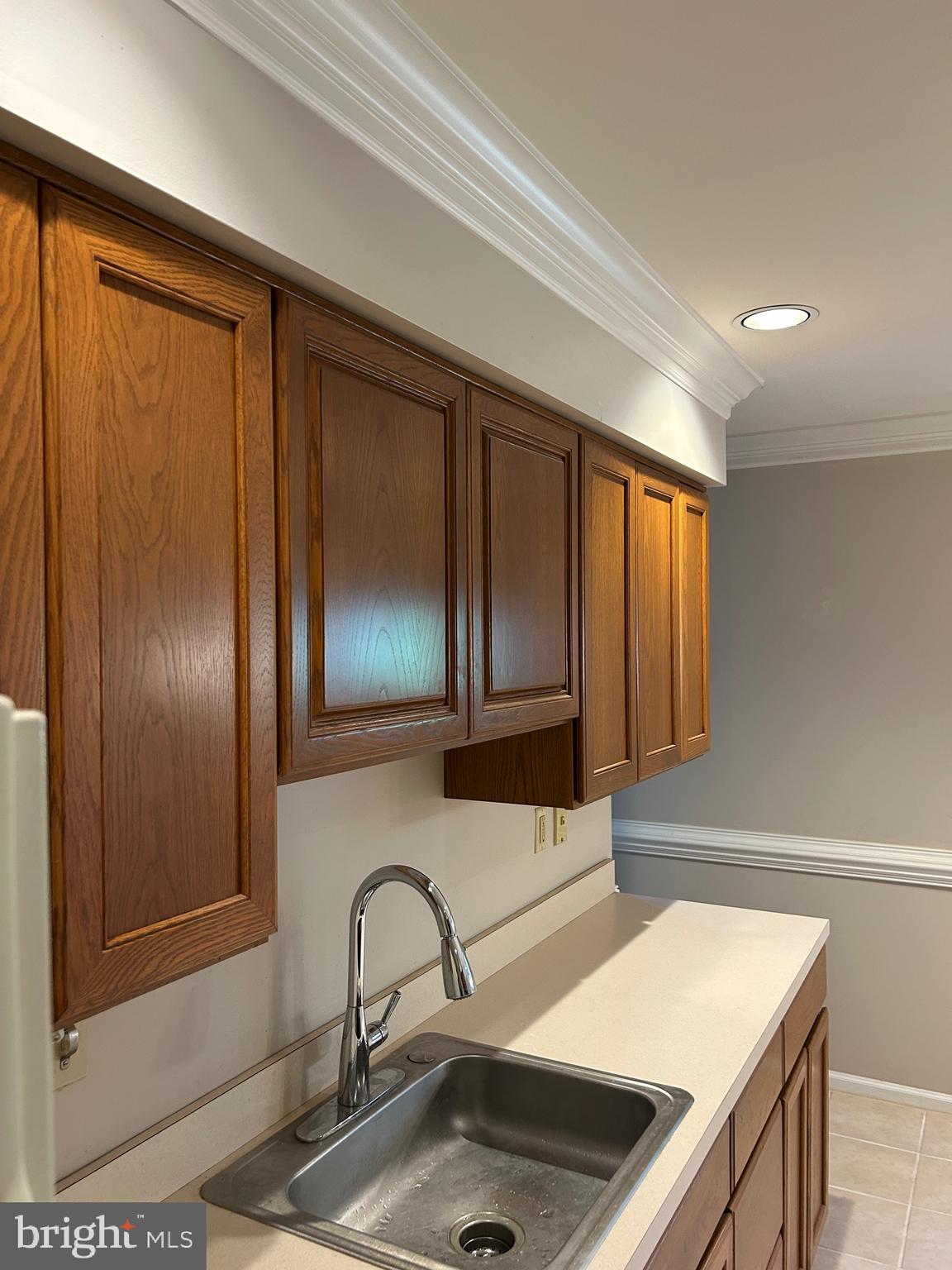 EVIAN - Residential Lease