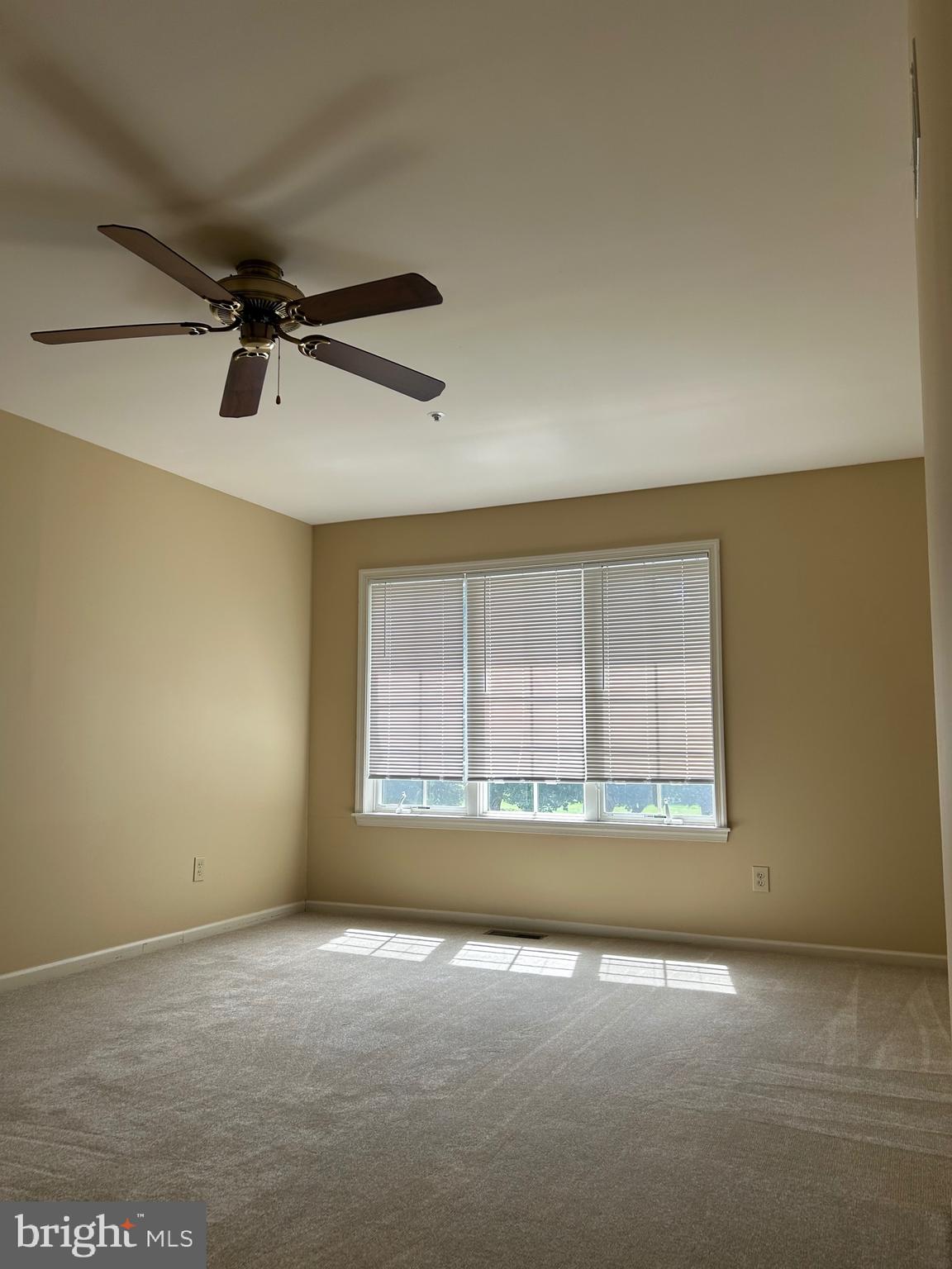 EVIAN - Residential Lease