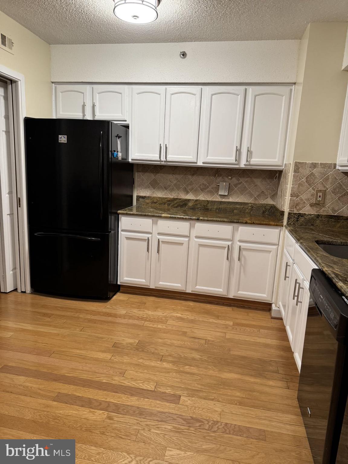 SKYLINE HOMES - Residential