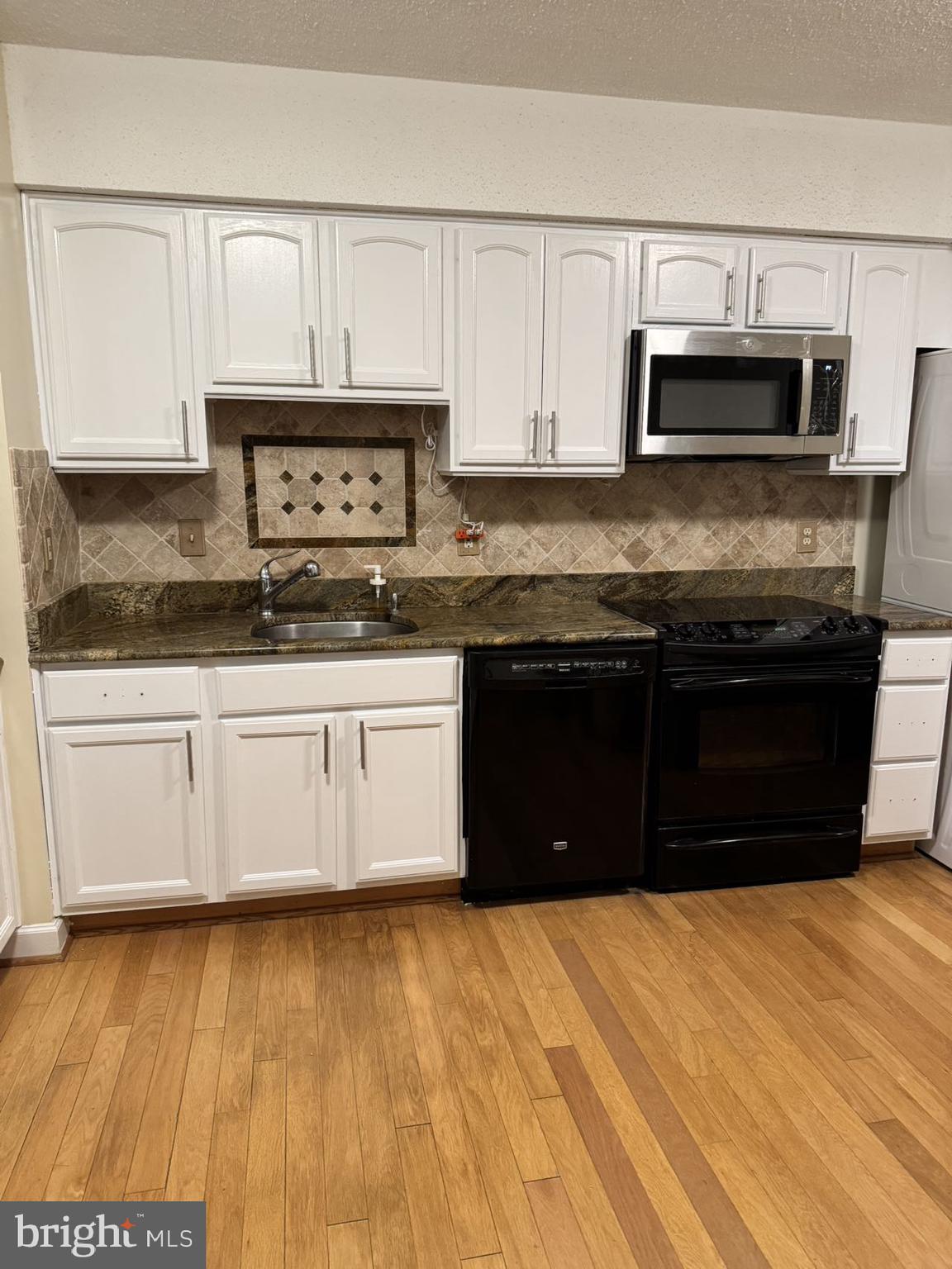SKYLINE HOMES - Residential