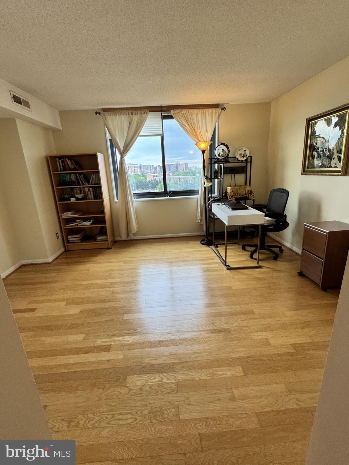 SKYLINE HOMES - Residential