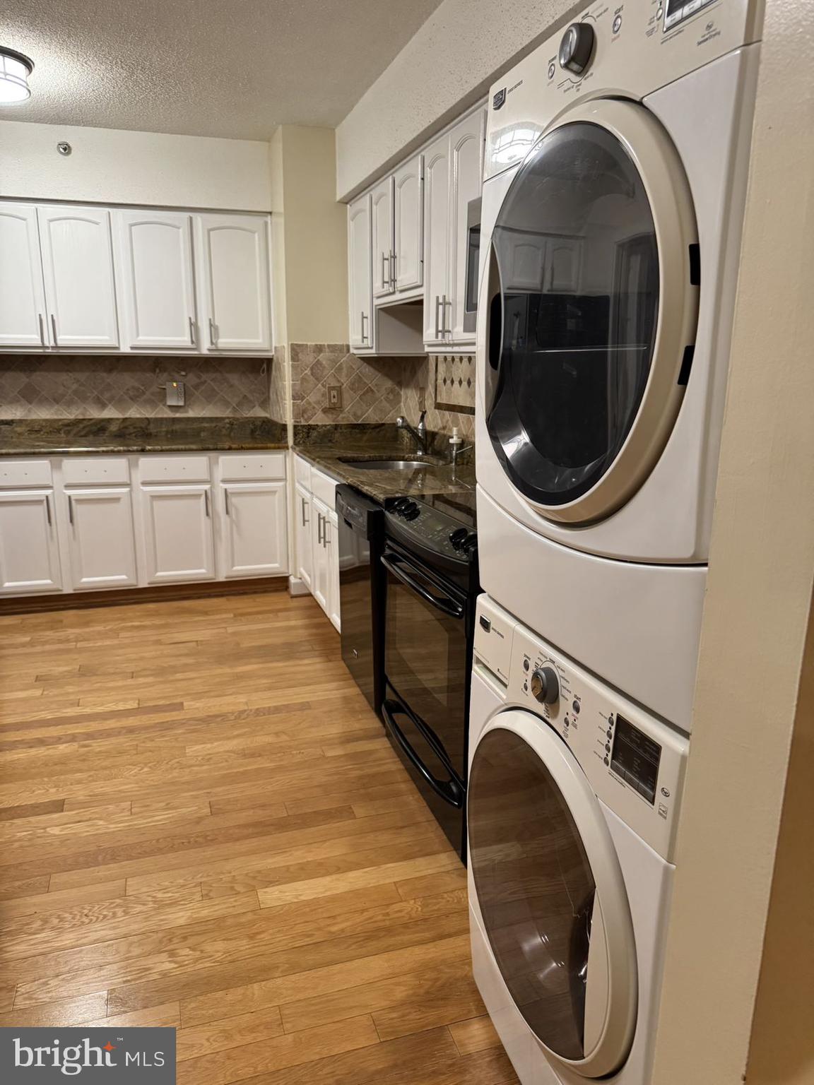 SKYLINE HOMES - Residential