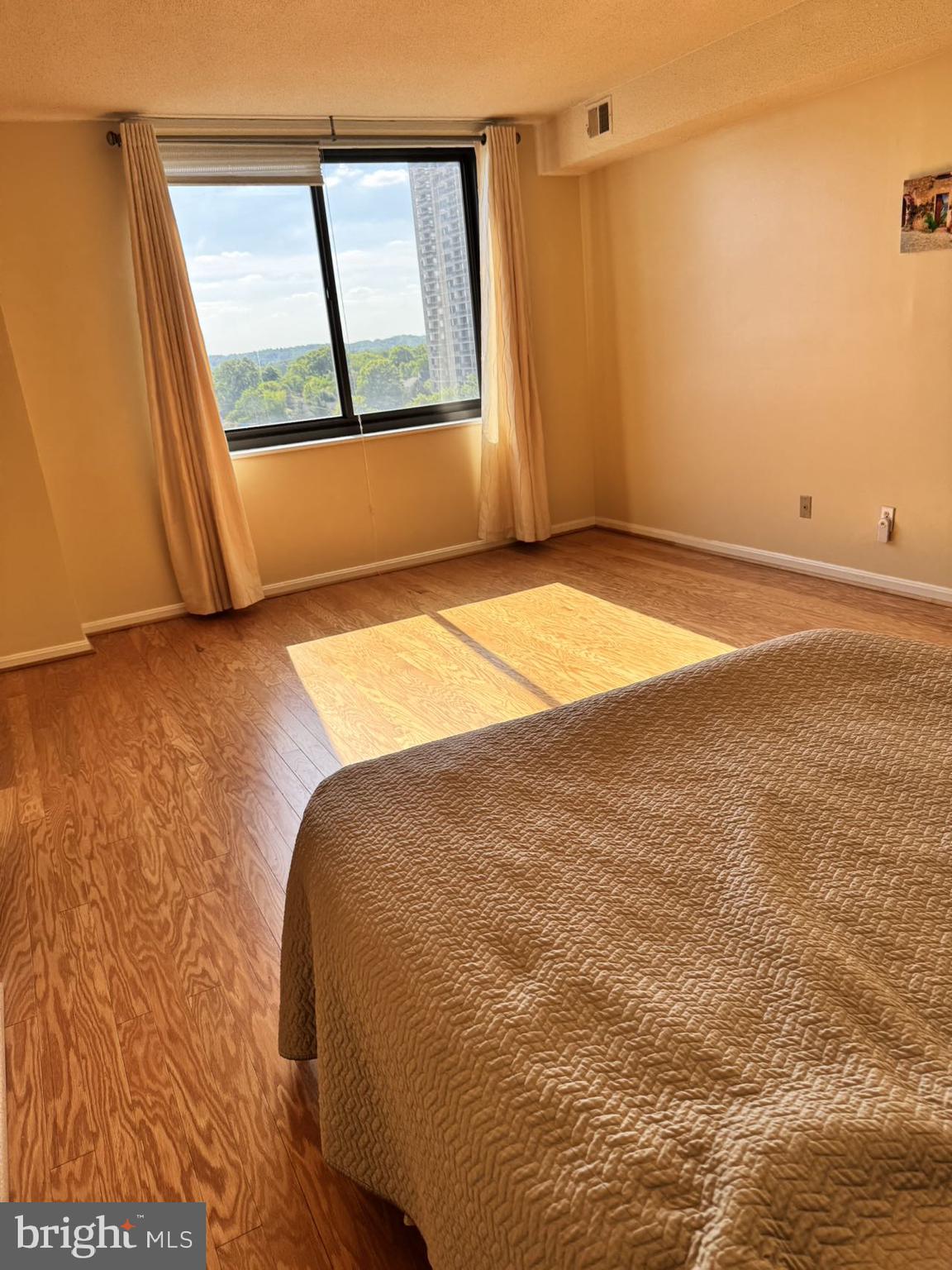 SKYLINE HOMES - Residential