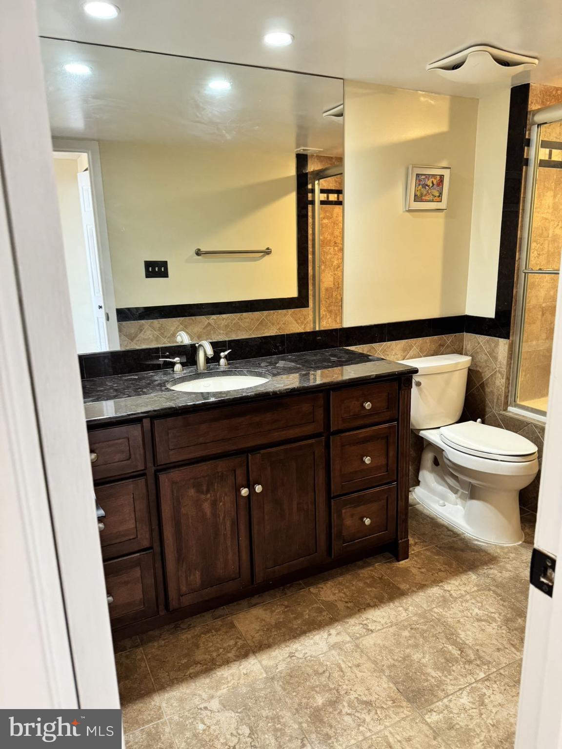 SKYLINE HOMES - Residential