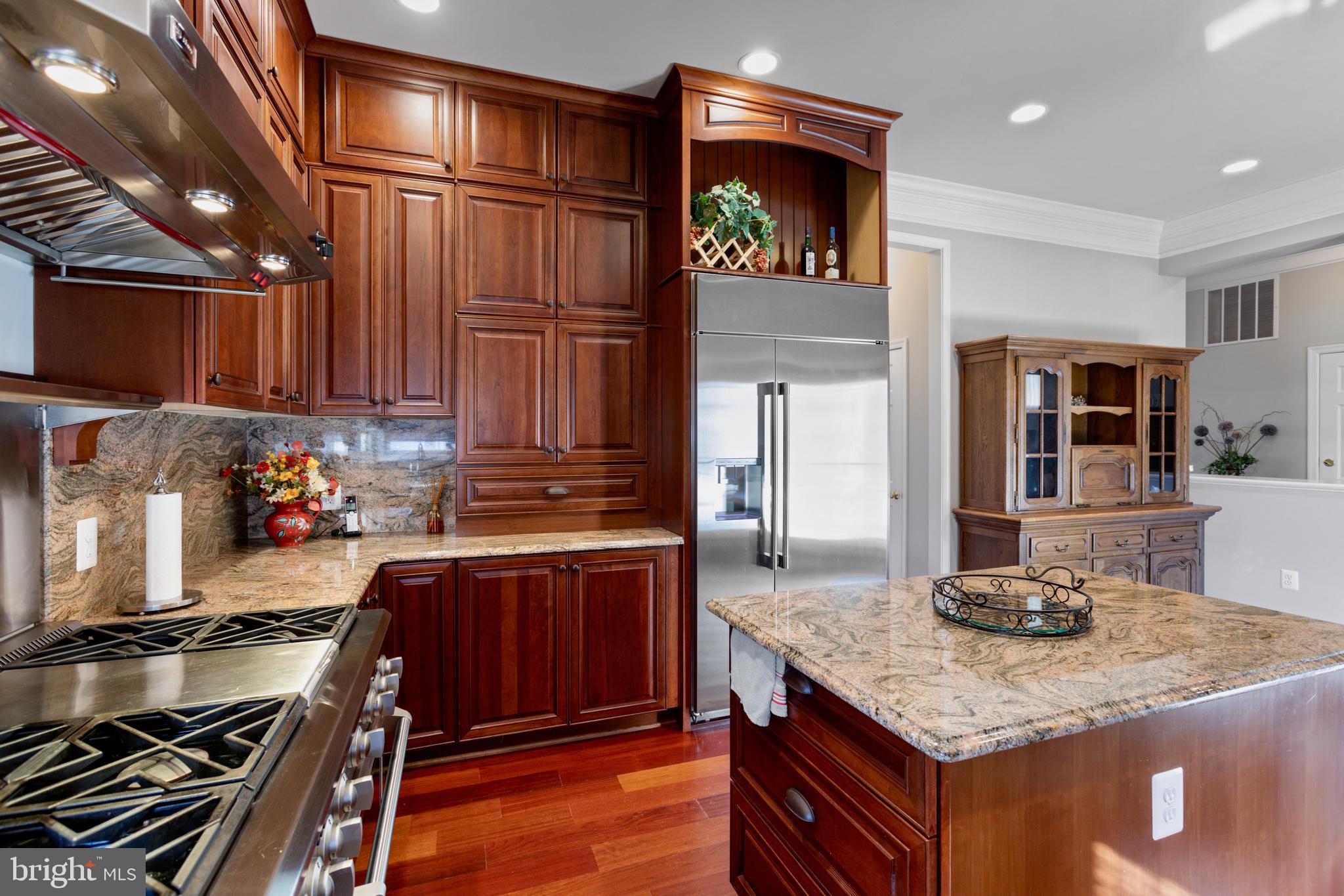 THE VILLAGE CASE - Residential