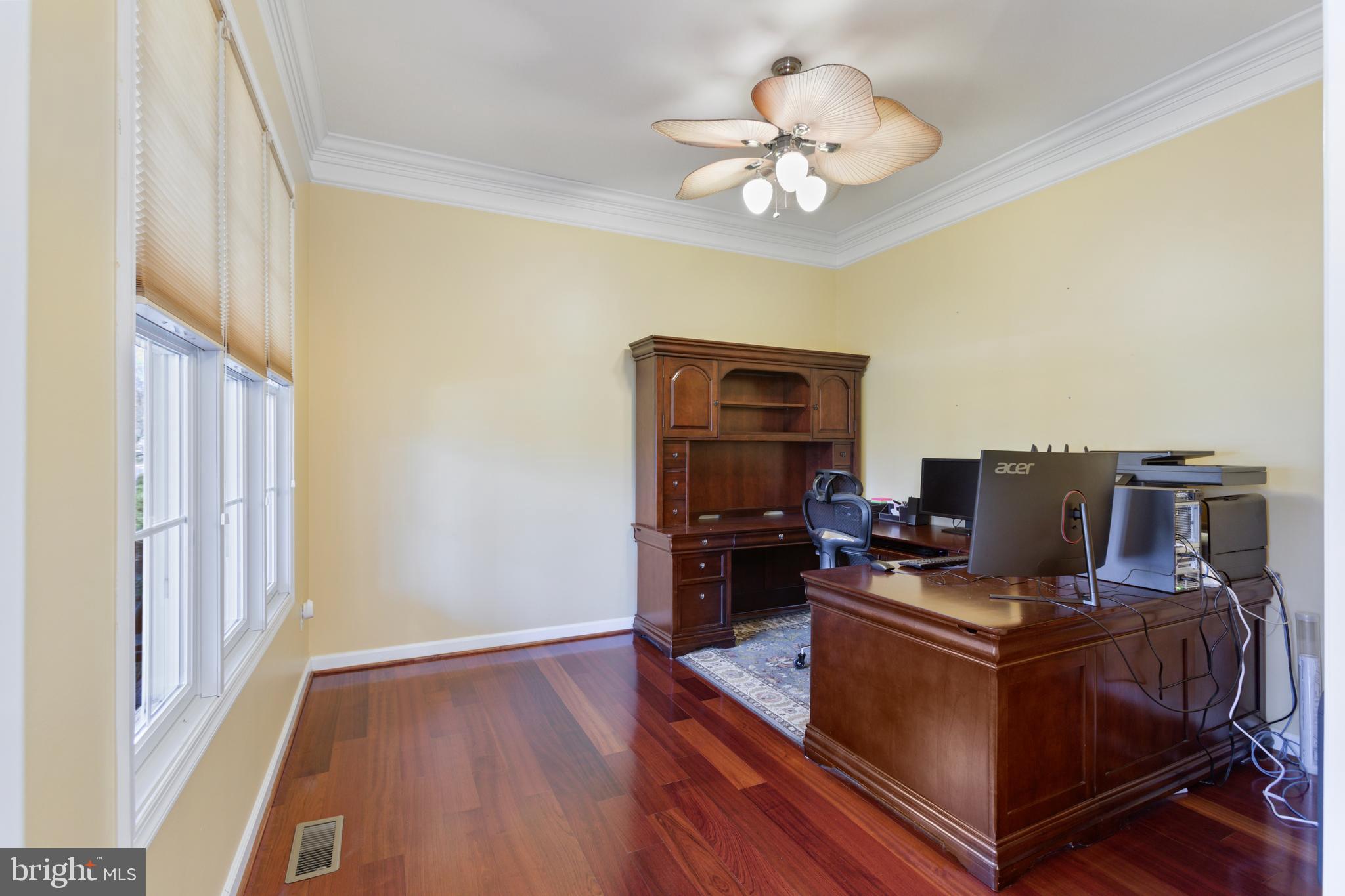 THE VILLAGE CASE - Residential