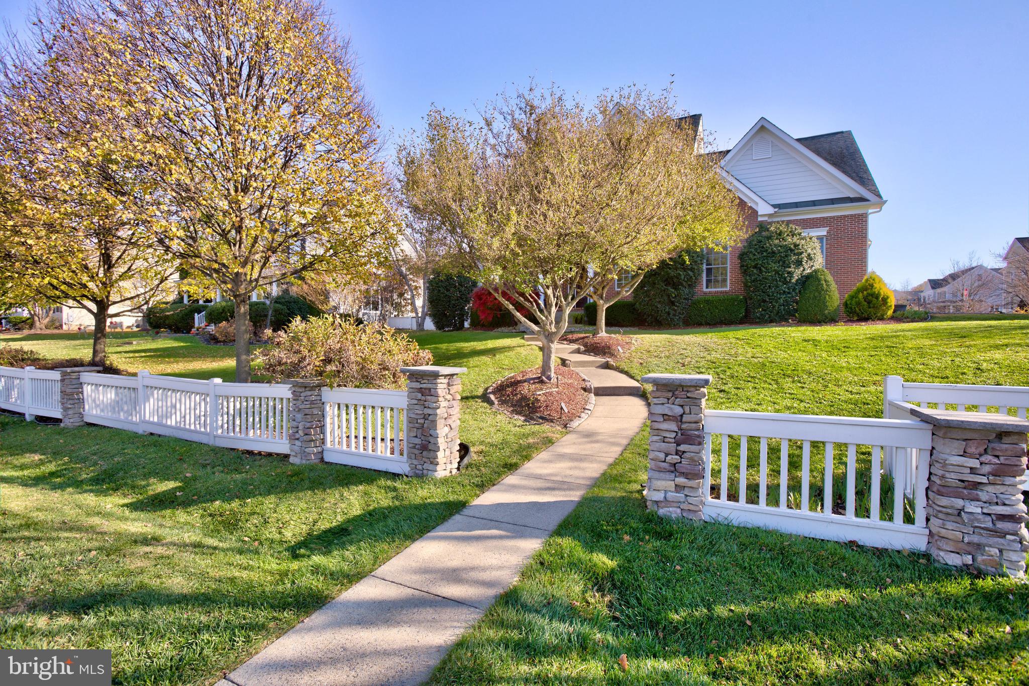 THE VILLAGE CASE - Residential