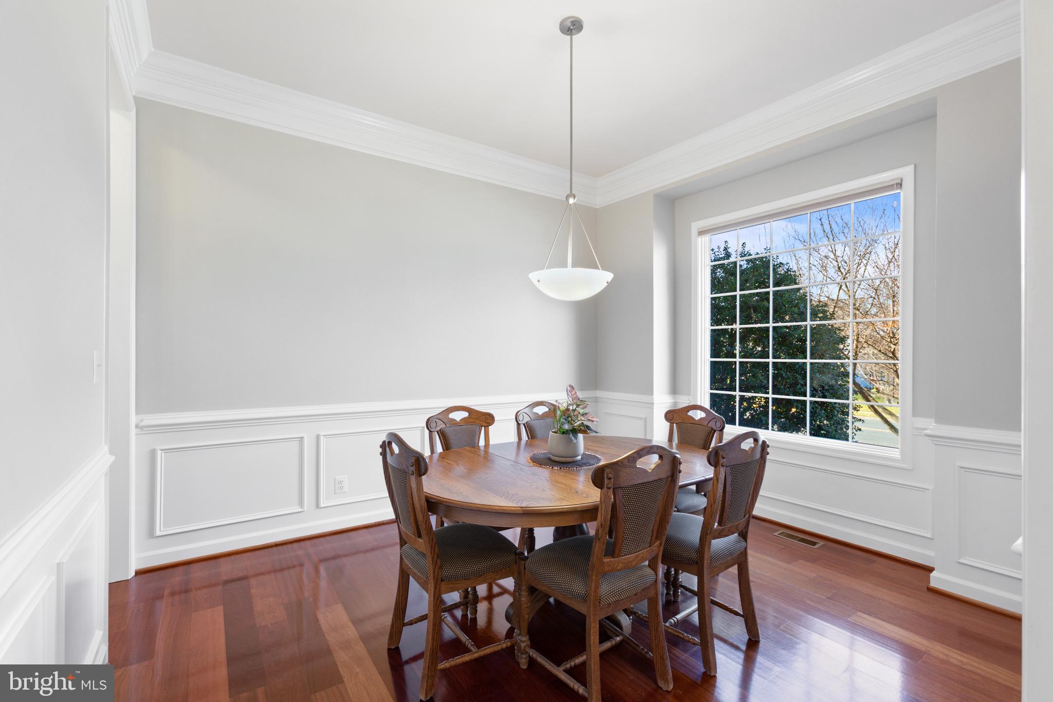 THE VILLAGE CASE - Residential