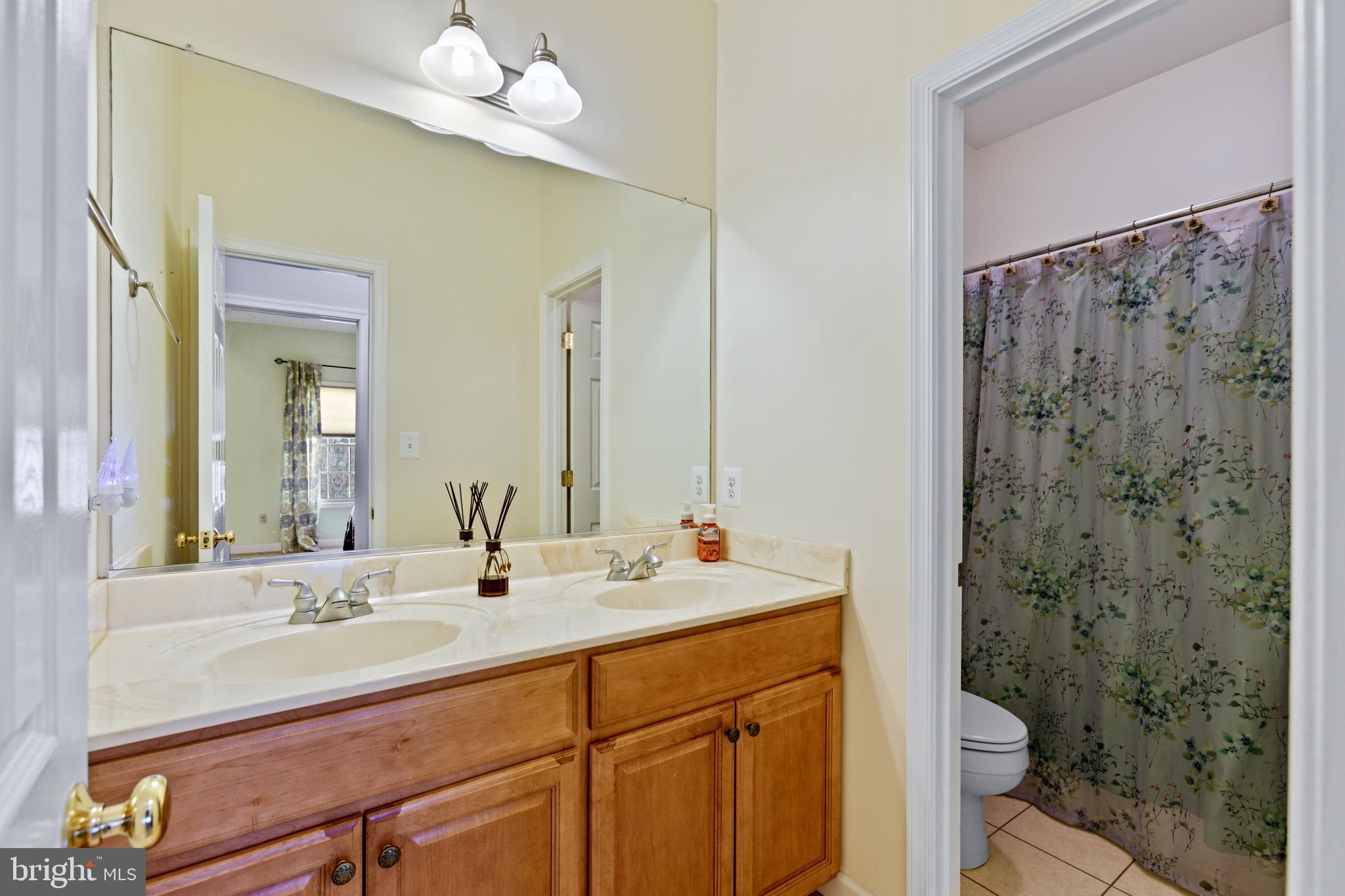 THE VILLAGE CASE - Residential