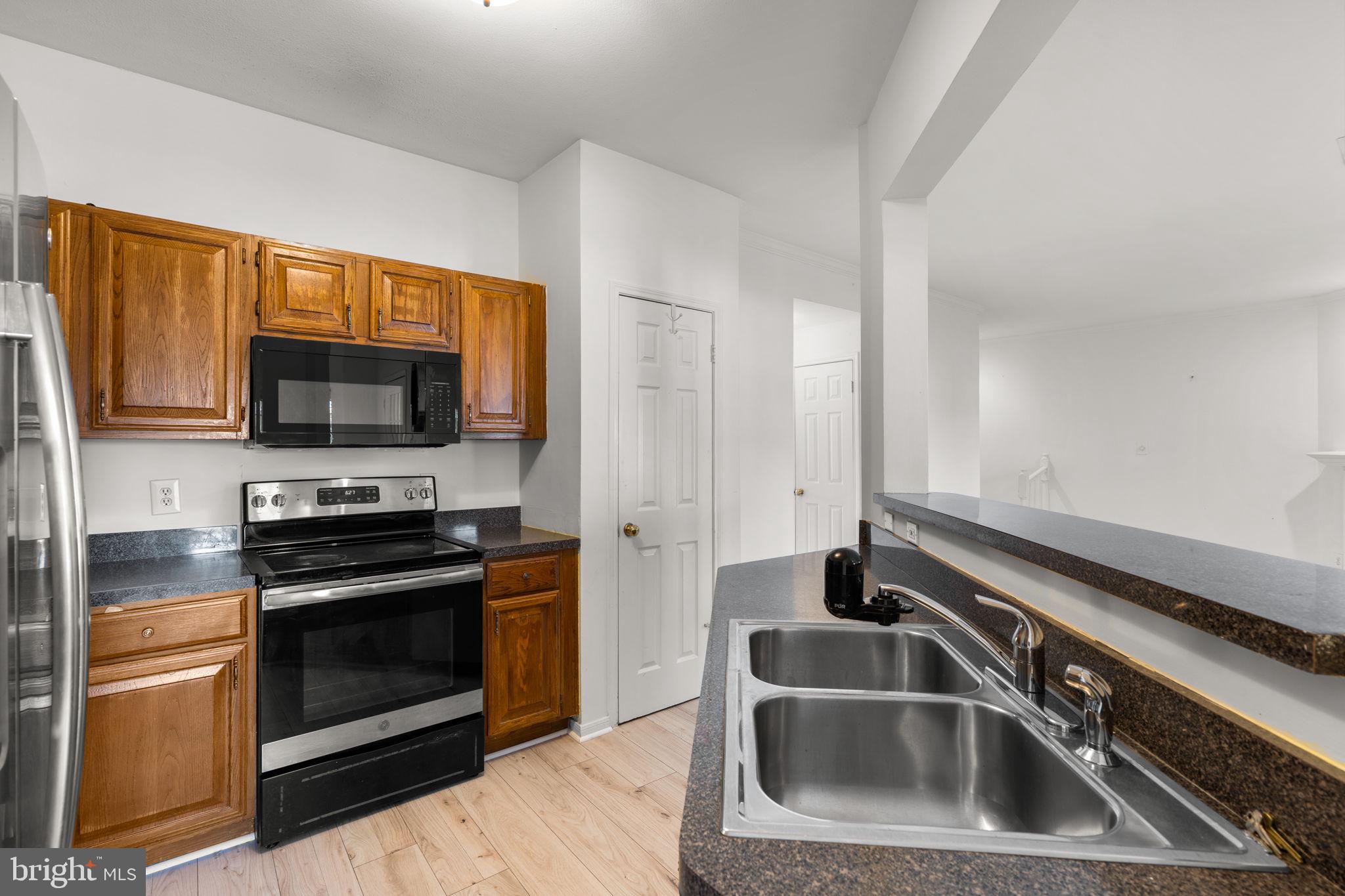 BROOKMEADE CONDO - Residential Lease