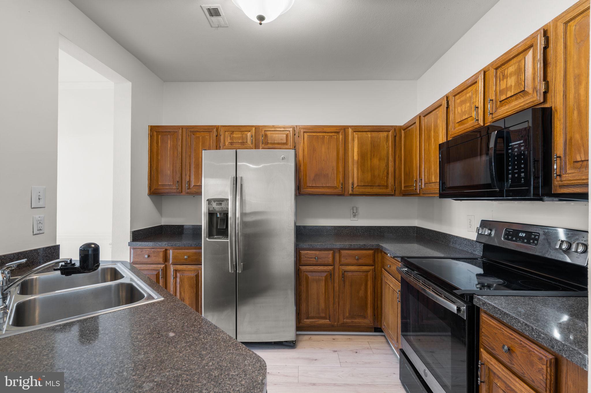 BROOKMEADE CONDO - Residential Lease