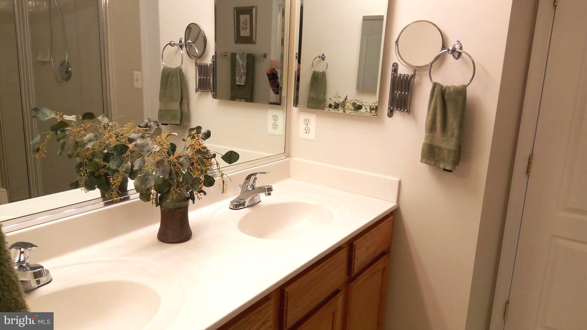 OAK CREST - Residential