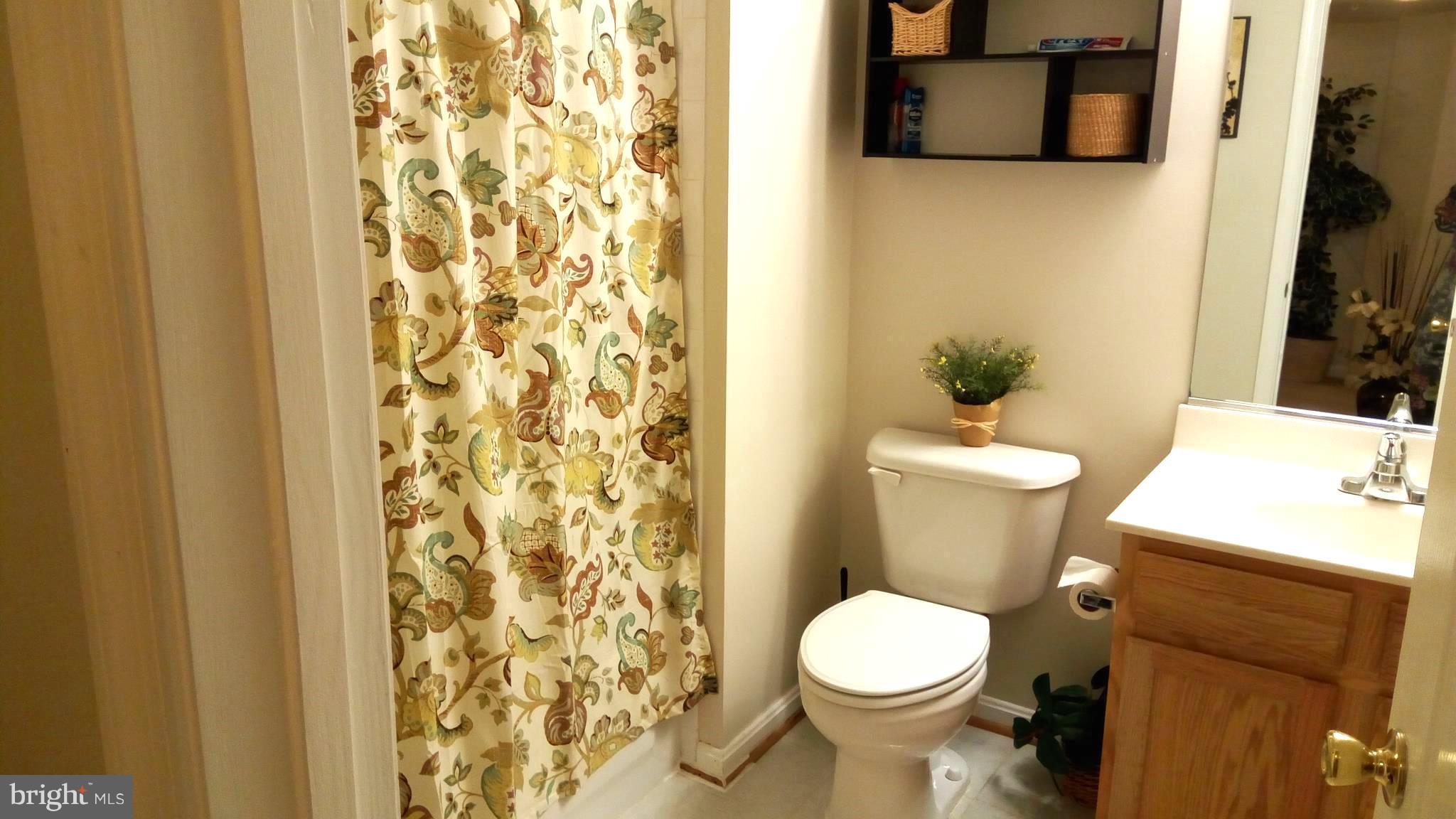 OAK CREST - Residential