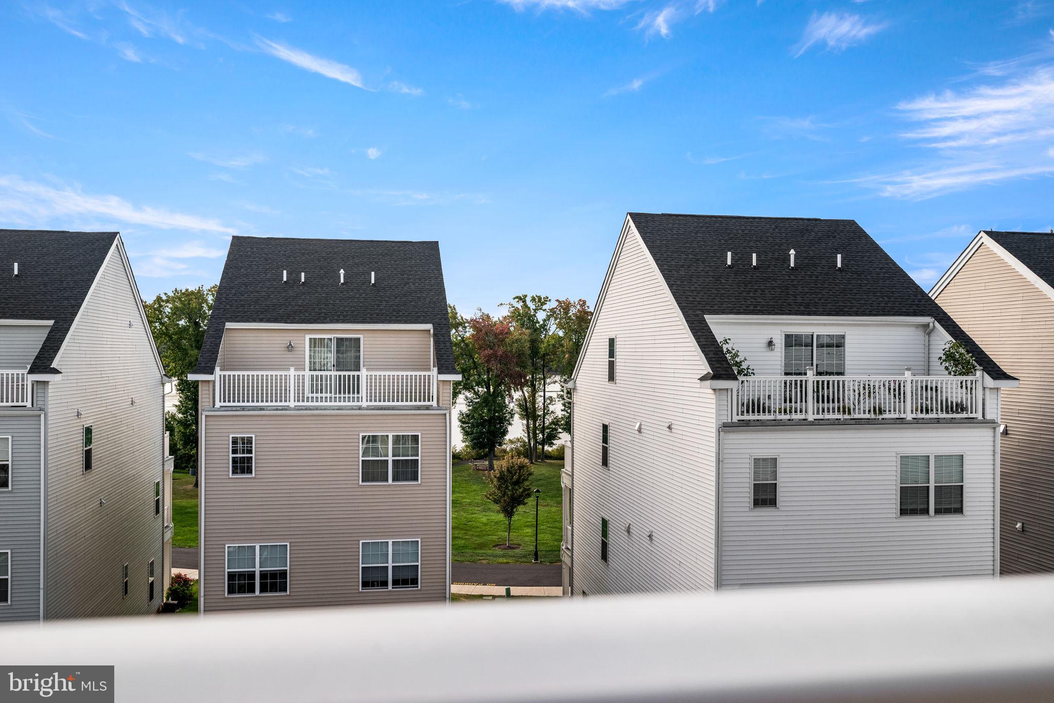 WATERSIDE - Residential