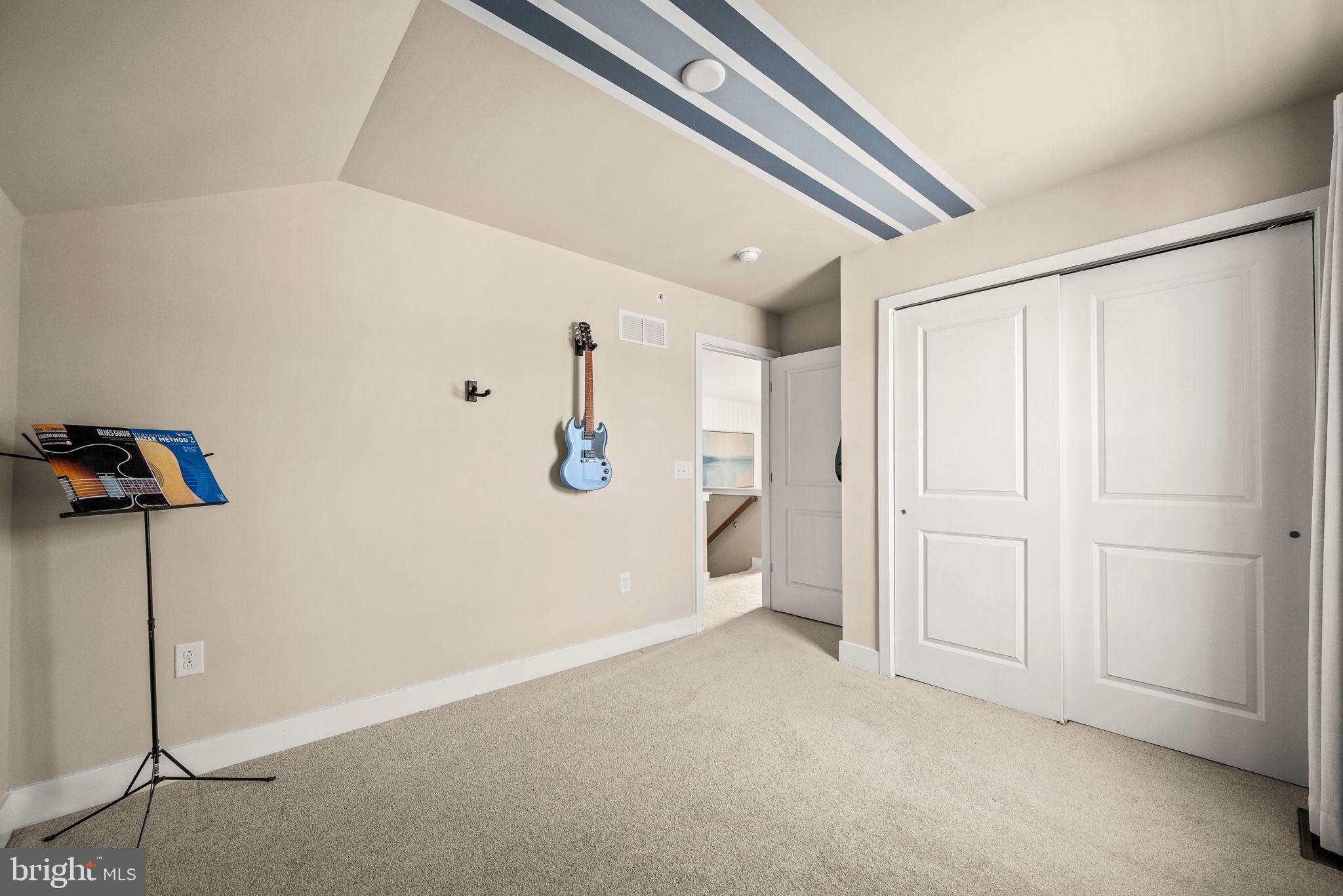 WATERSIDE - Residential