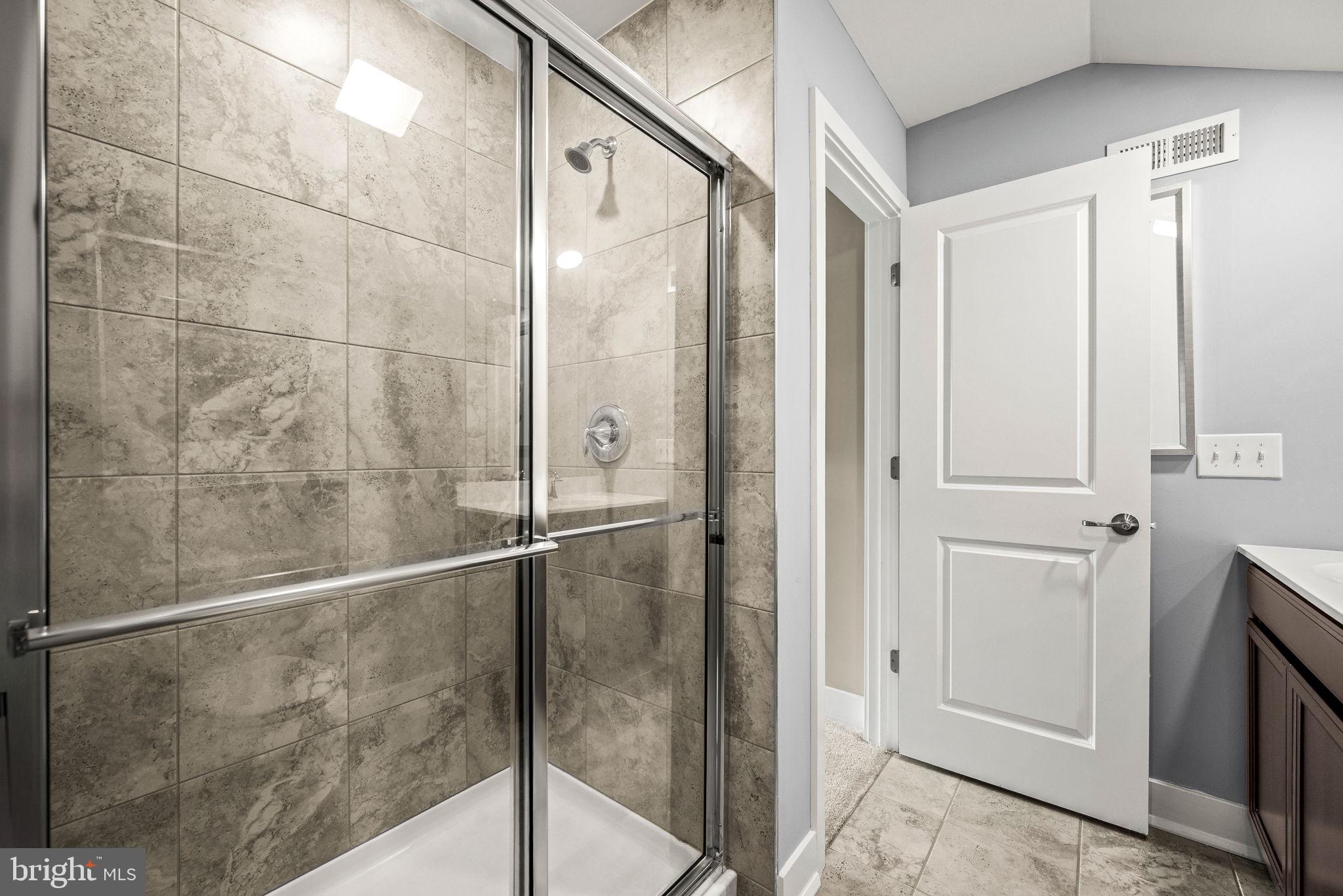 WATERSIDE - Residential