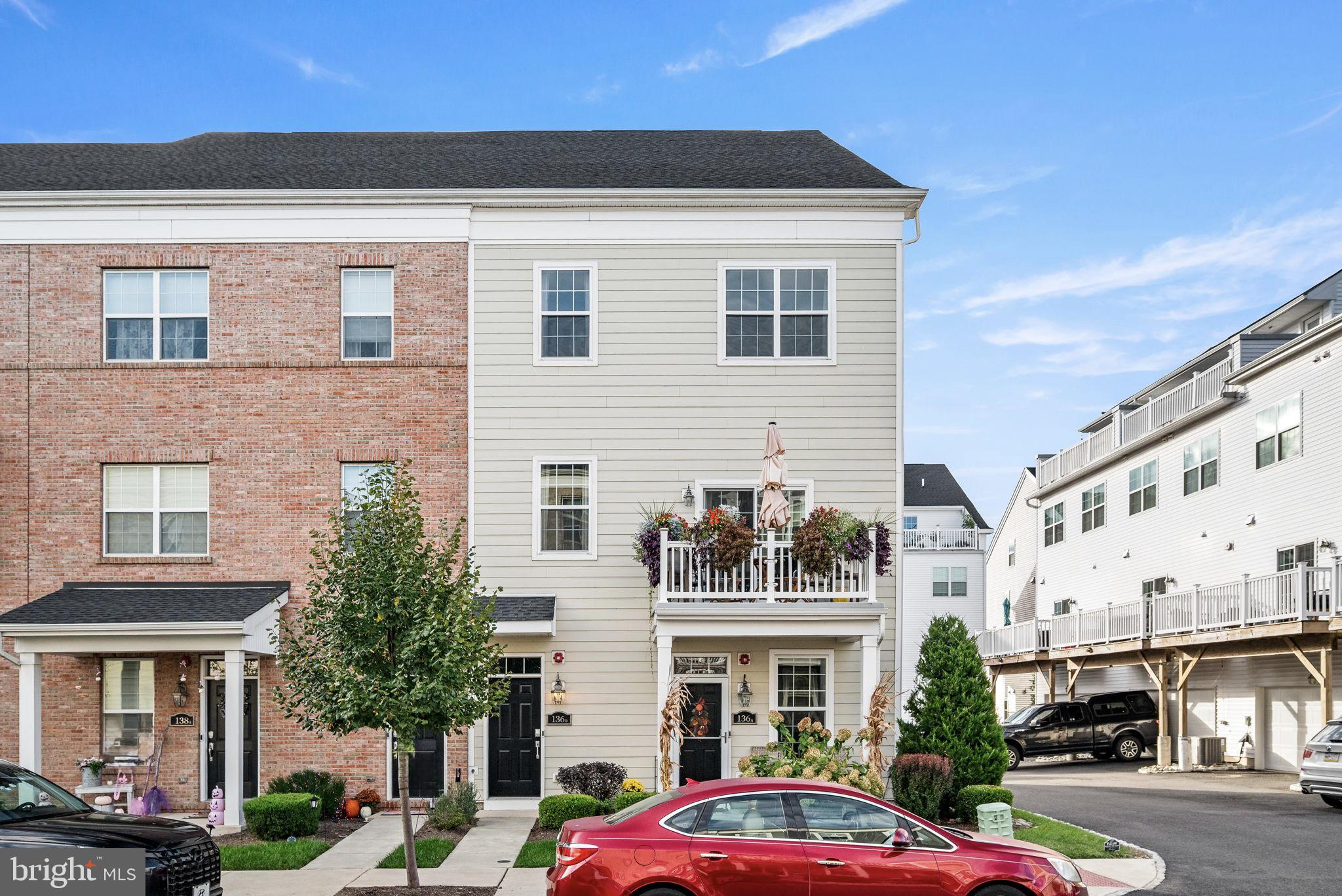 WATERSIDE - Residential