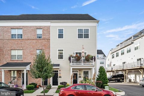 136 ALEXANDRIA STREET B BENSALEM PA 19020