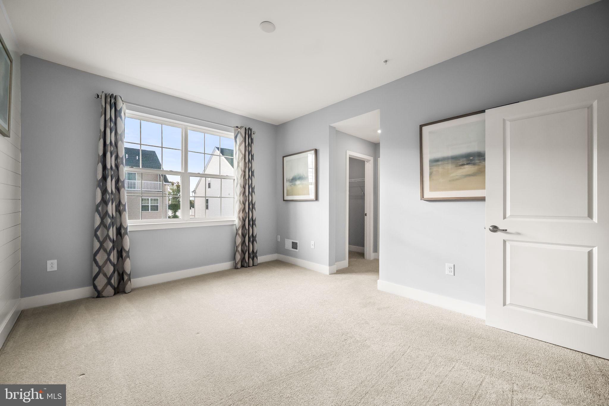 WATERSIDE - Residential