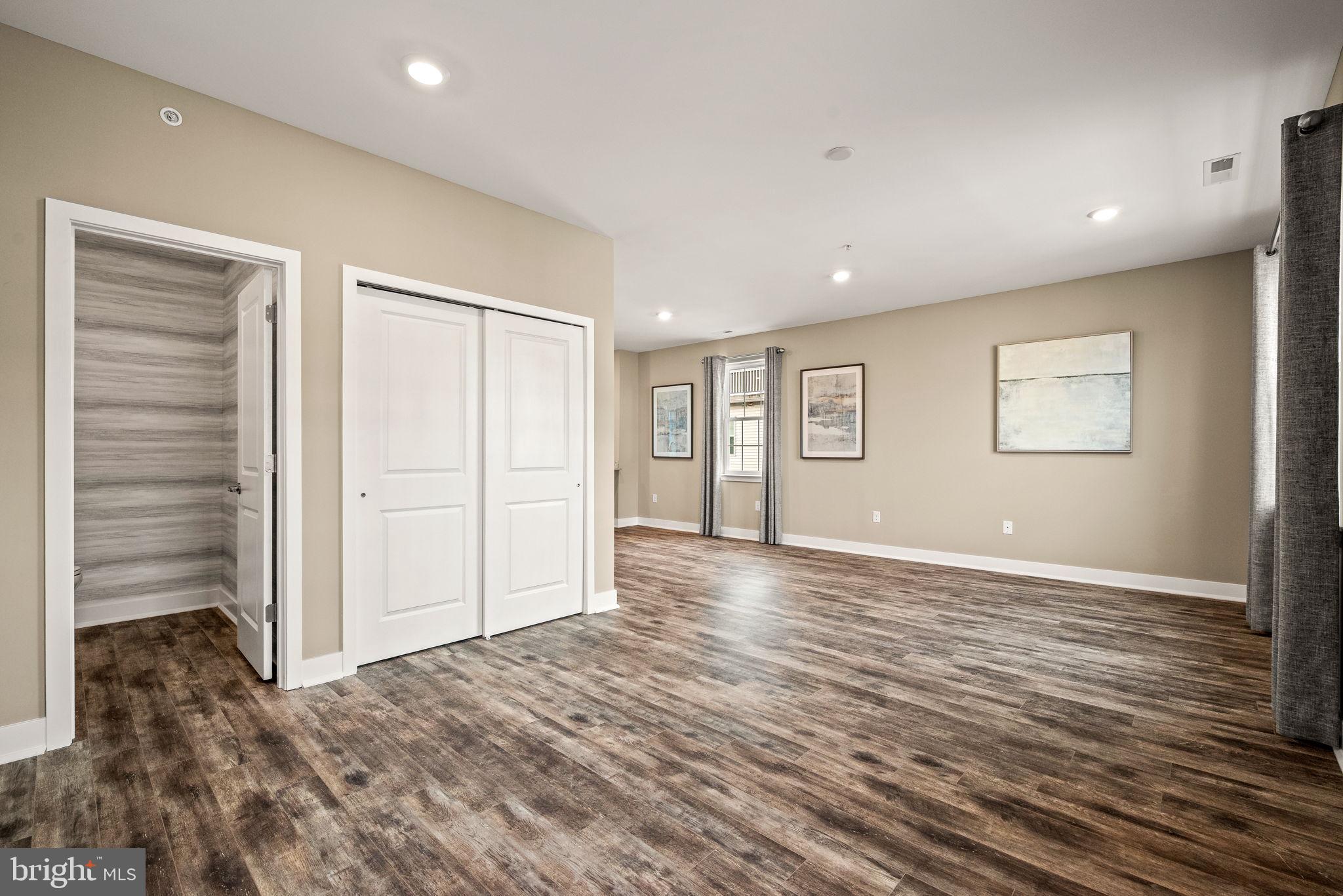 WATERSIDE - Residential