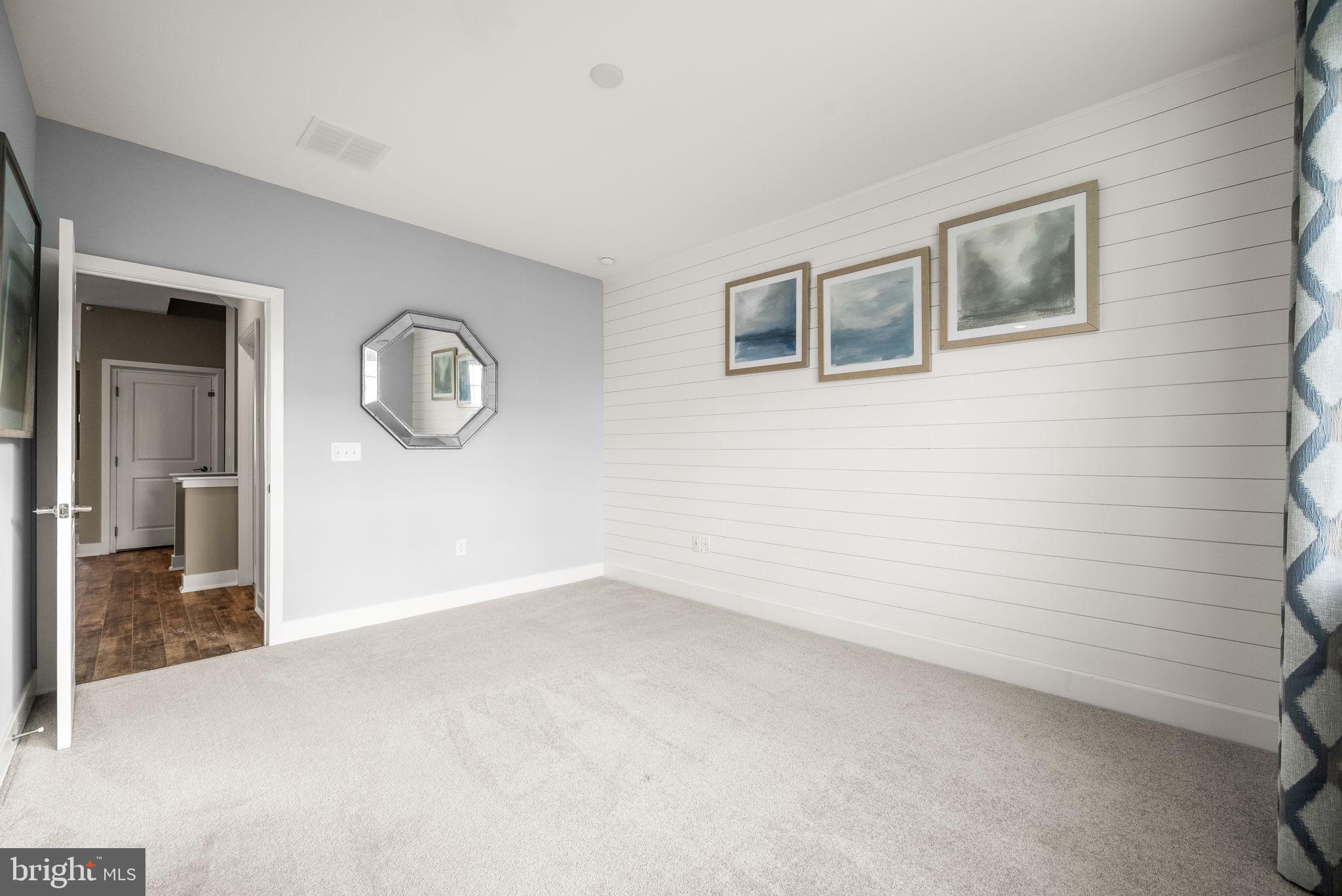 WATERSIDE - Residential