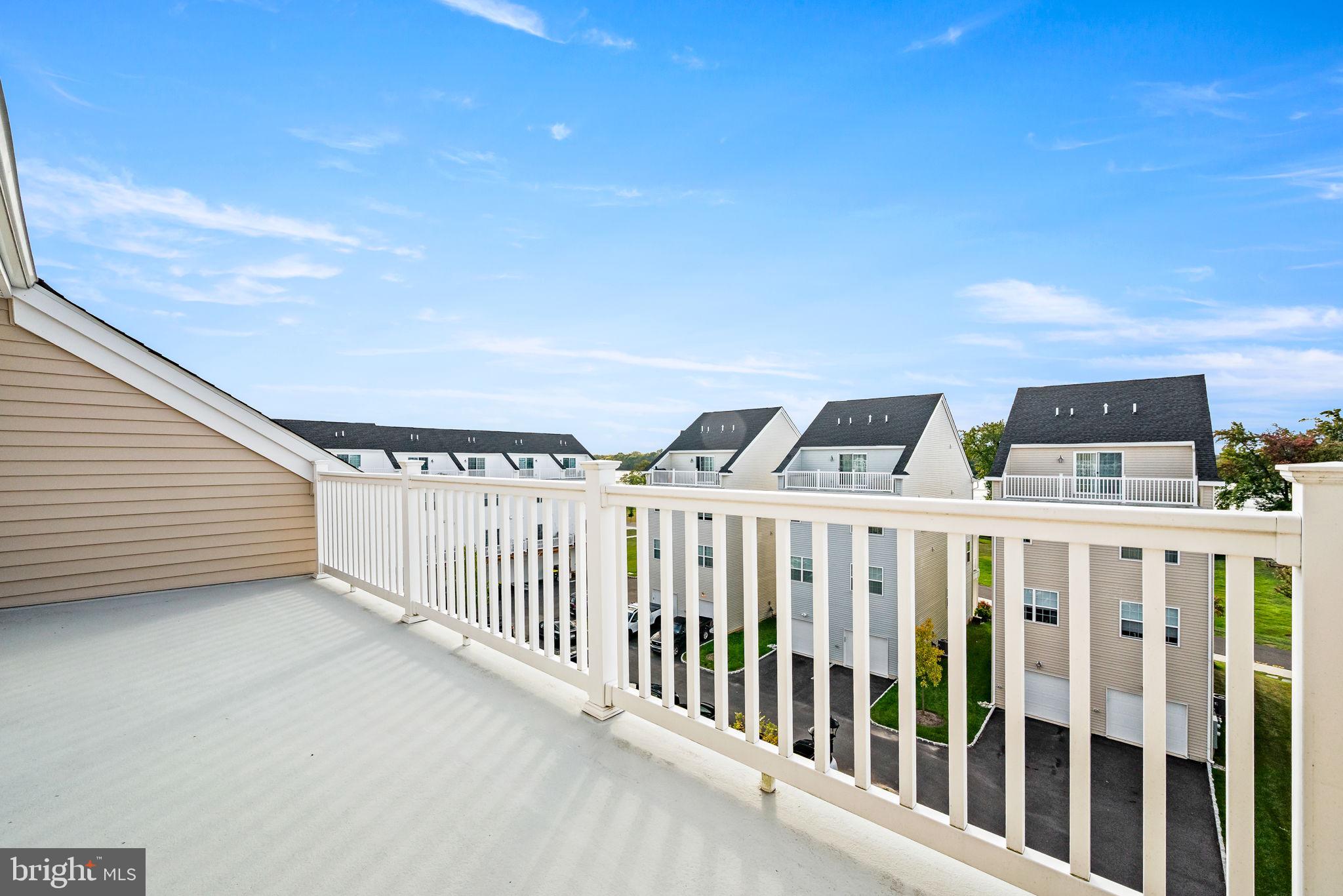 WATERSIDE - Residential