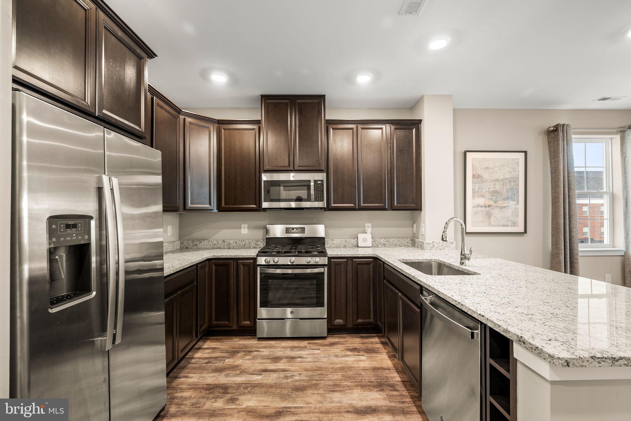 WATERSIDE - Residential