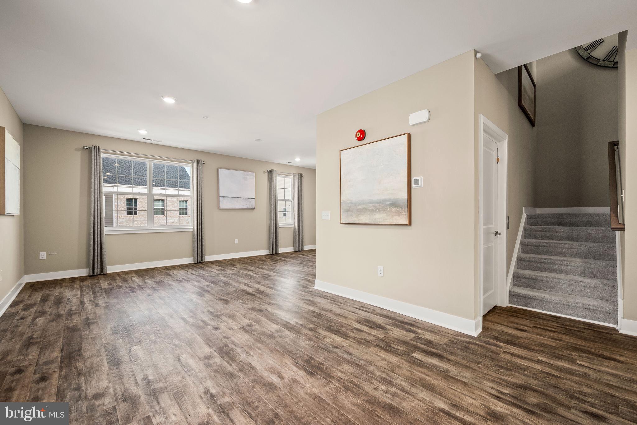 WATERSIDE - Residential