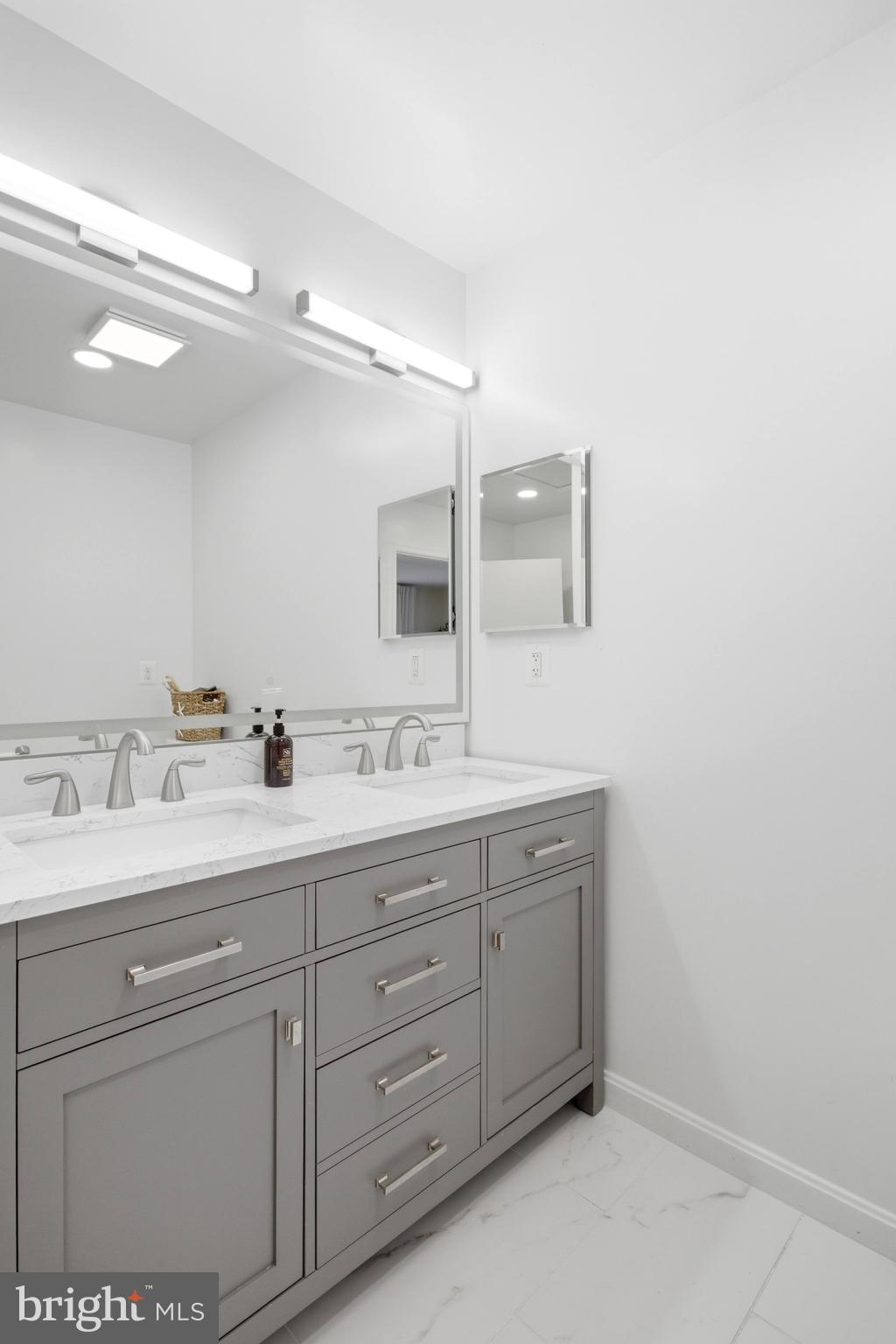 COMSTOCK - Residential