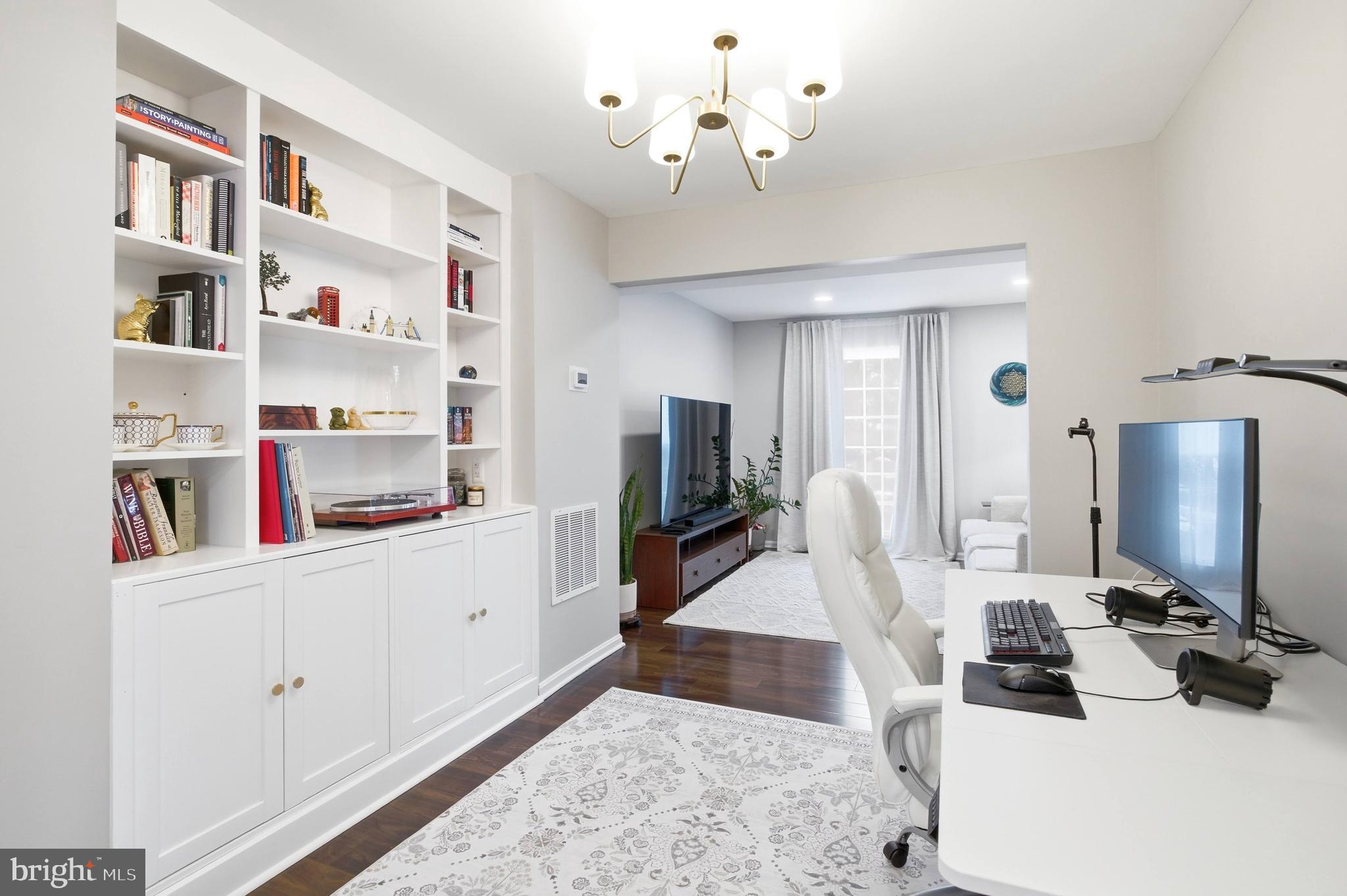 COMSTOCK - Residential