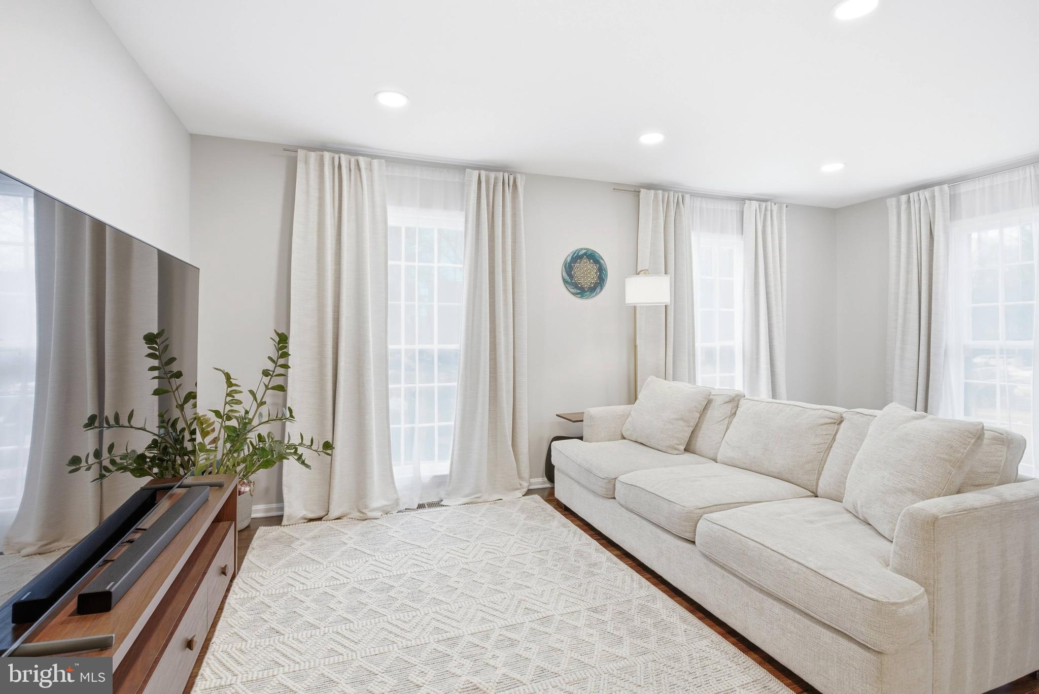 3865 WILCOXSON DRIVE