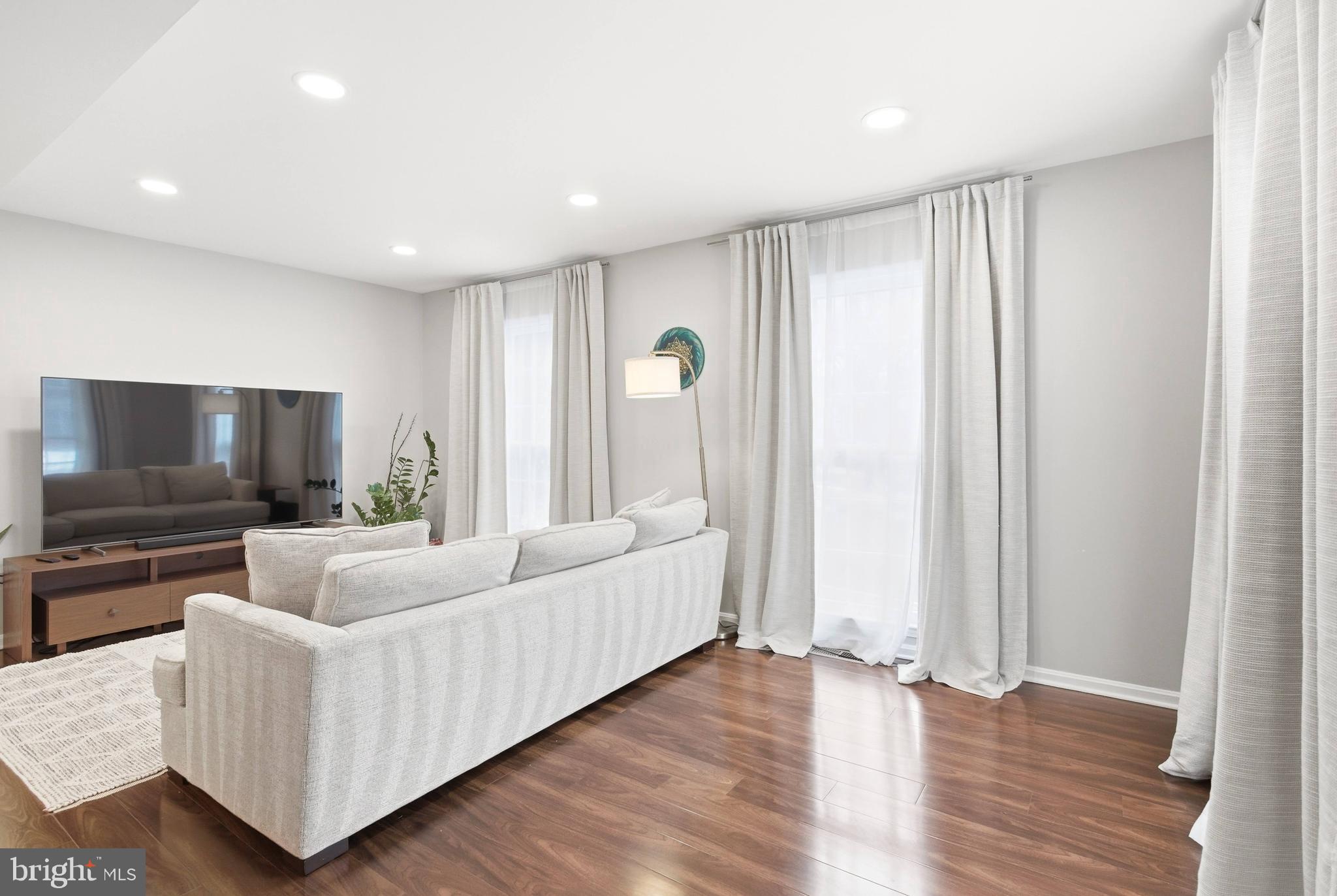 COMSTOCK - Residential