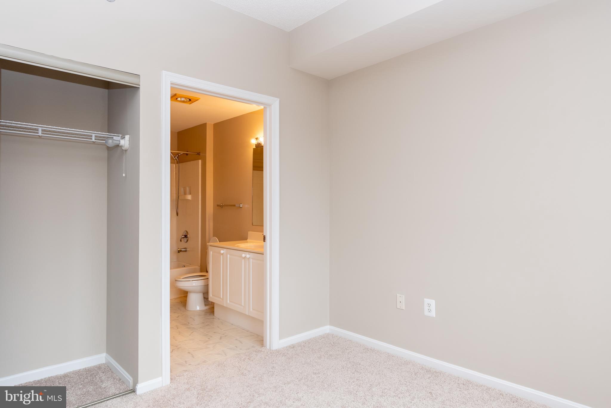 VANTAGE POINT WEST AT LW - Residential