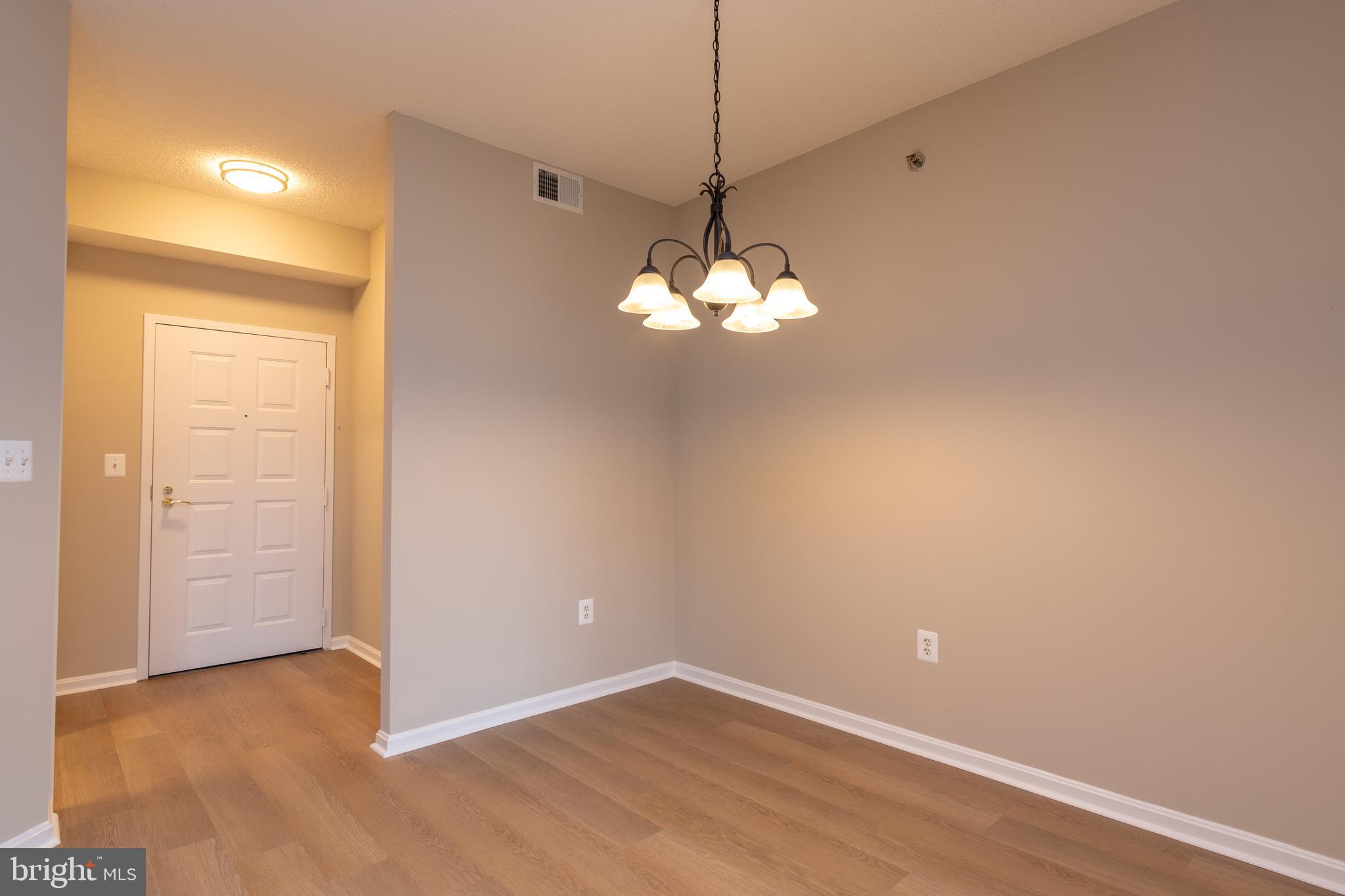 VANTAGE POINT WEST AT LW - Residential