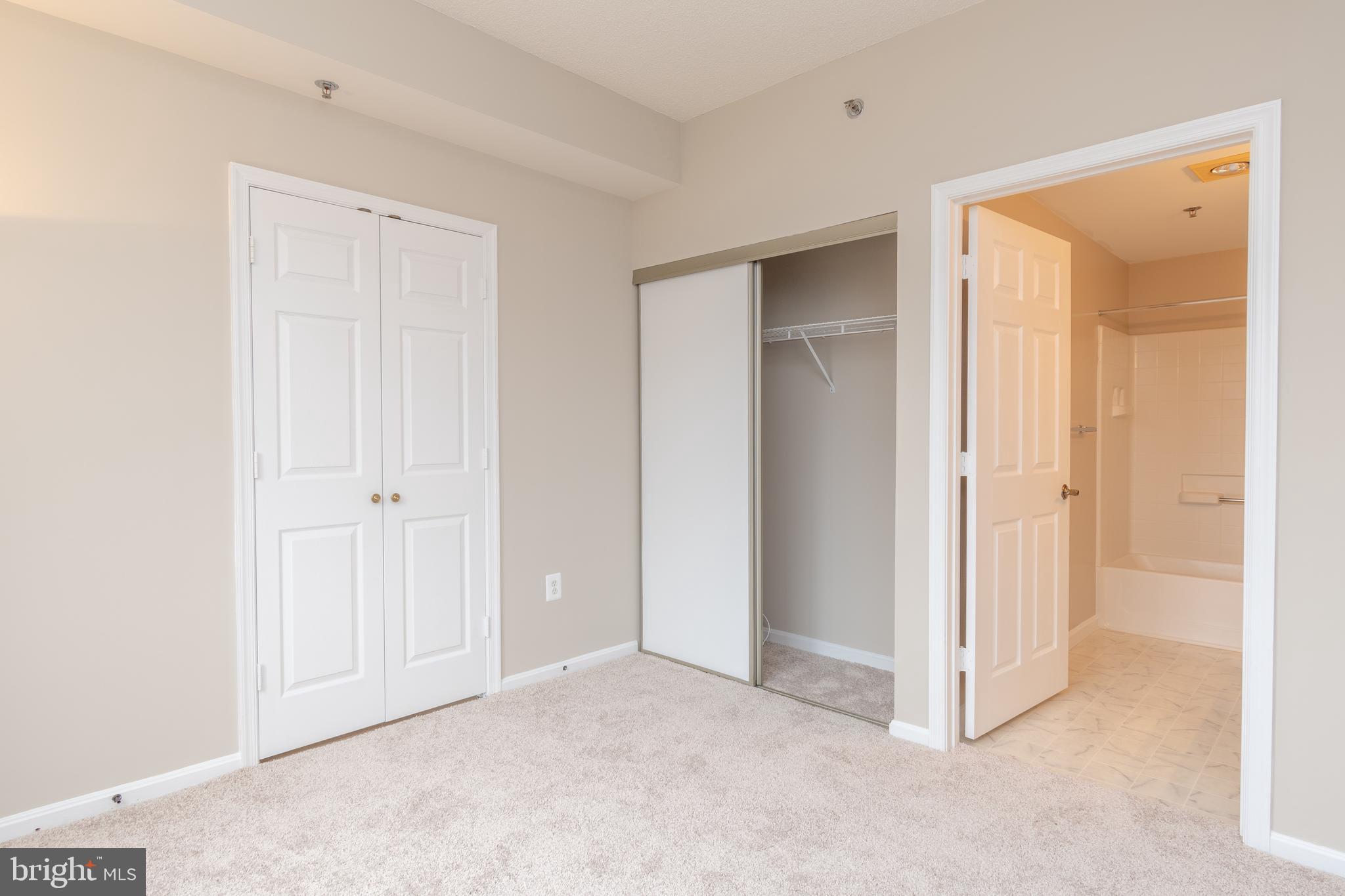 VANTAGE POINT WEST AT LW - Residential