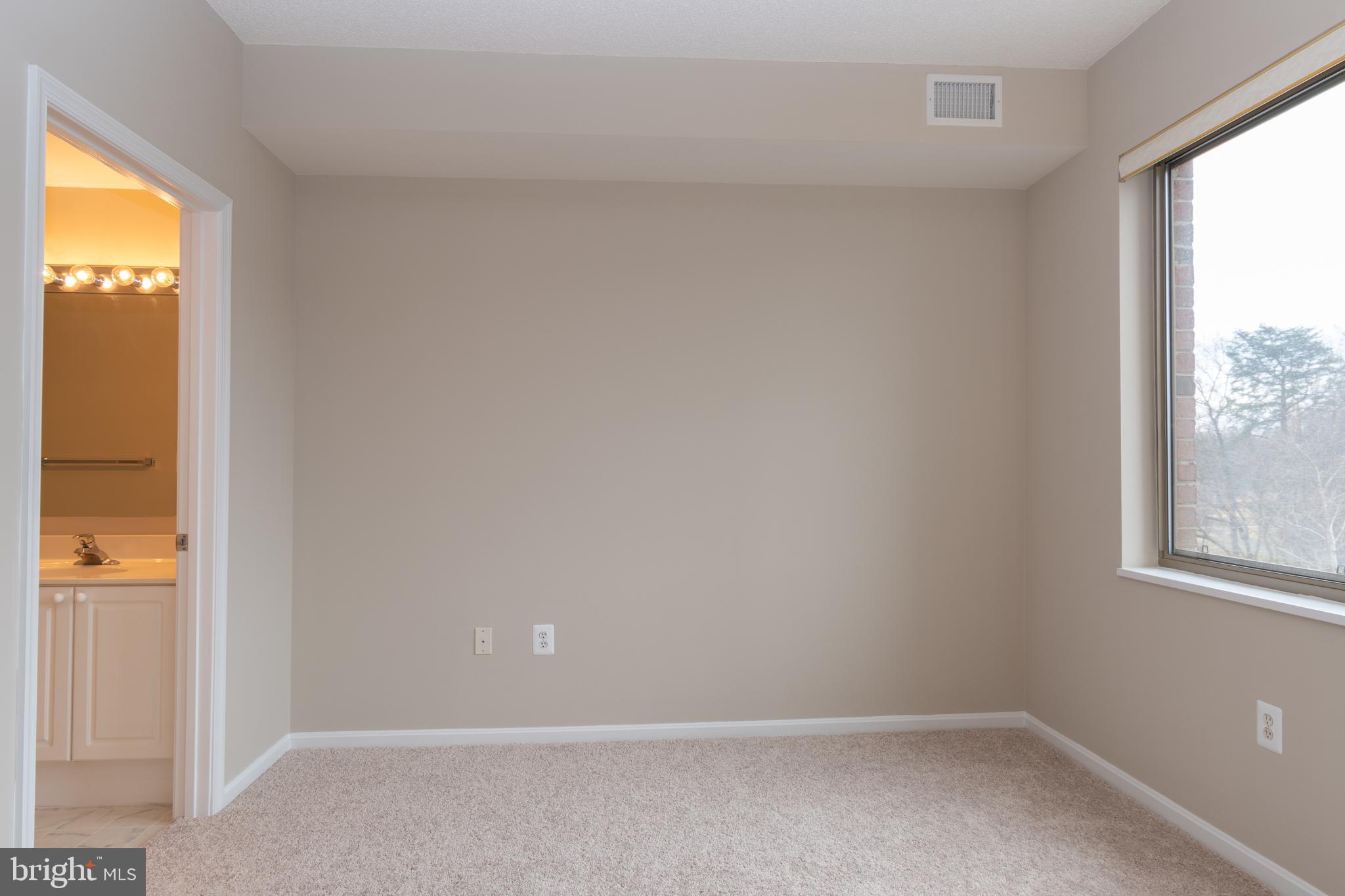 VANTAGE POINT WEST AT LW - Residential