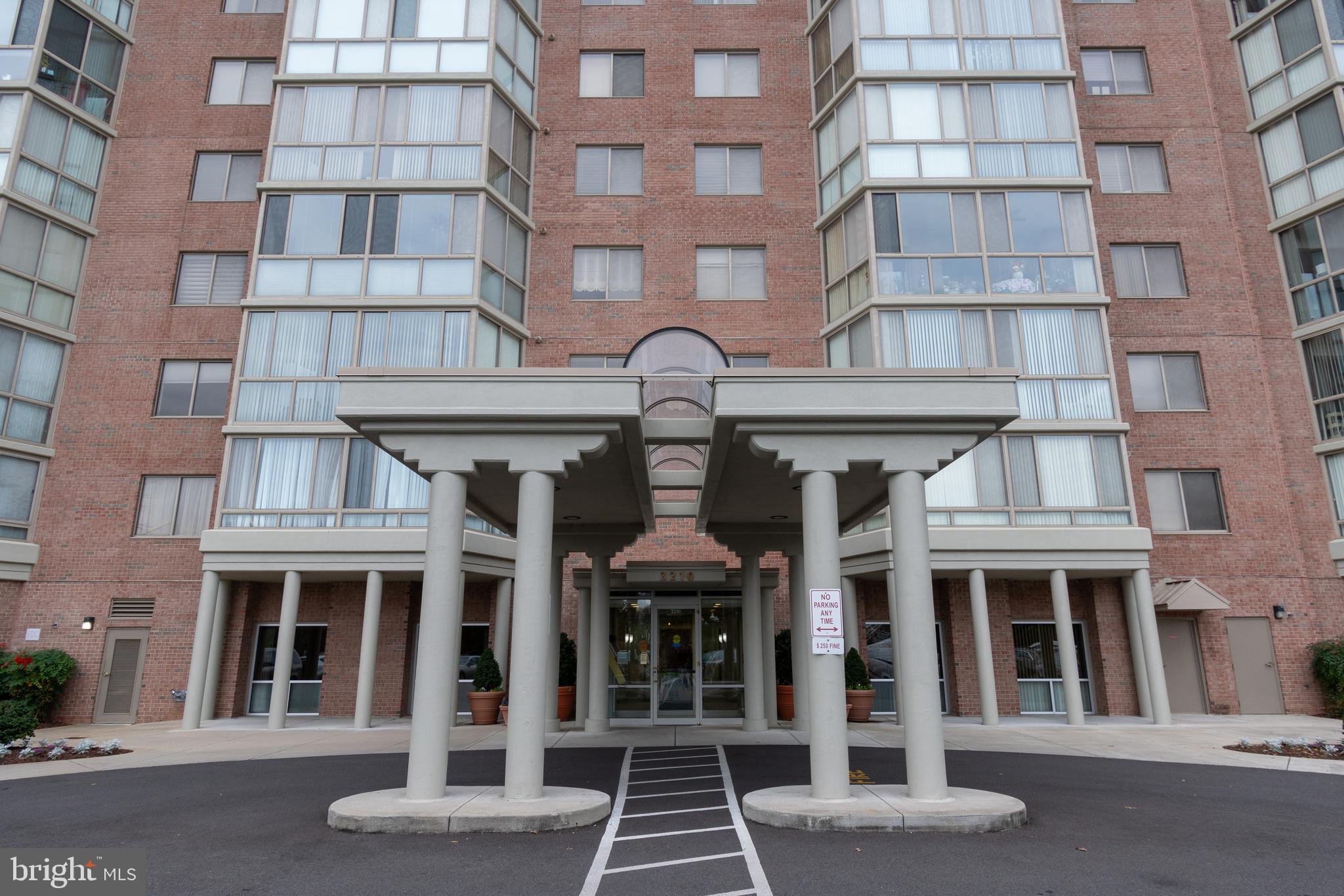 VANTAGE POINT WEST AT LW - Residential