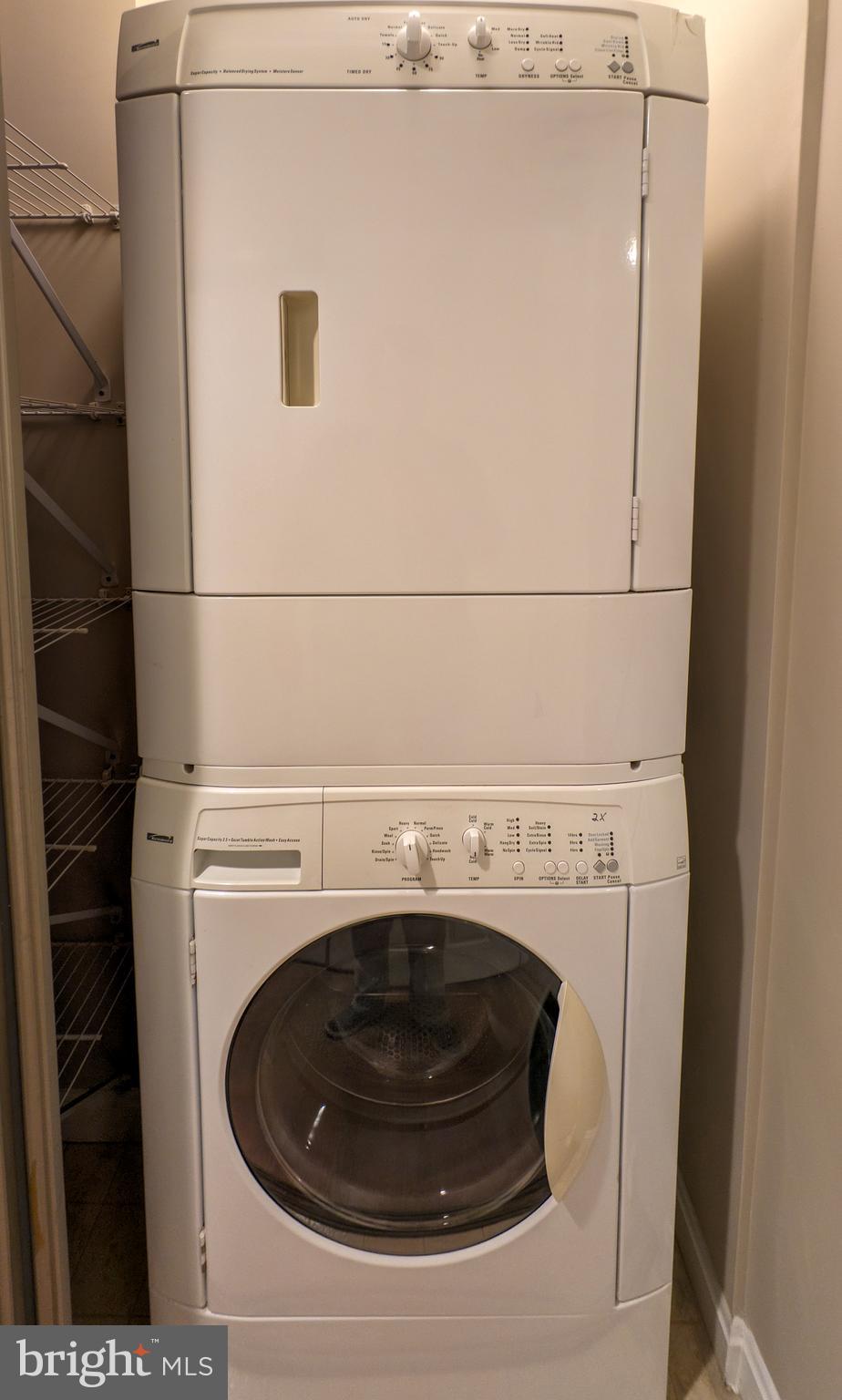 VANTAGE POINT WEST AT LW - Residential