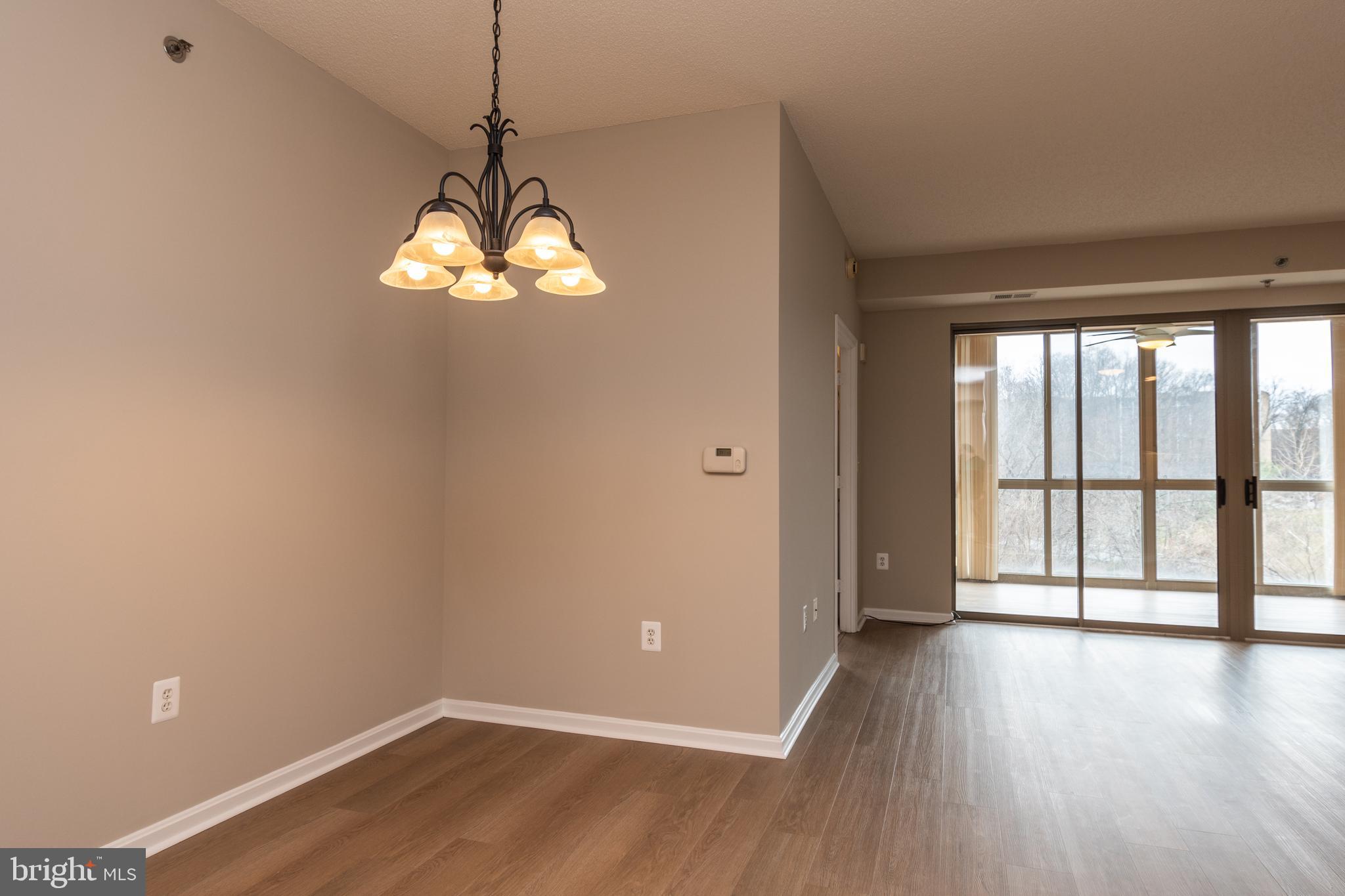 VANTAGE POINT WEST AT LW - Residential