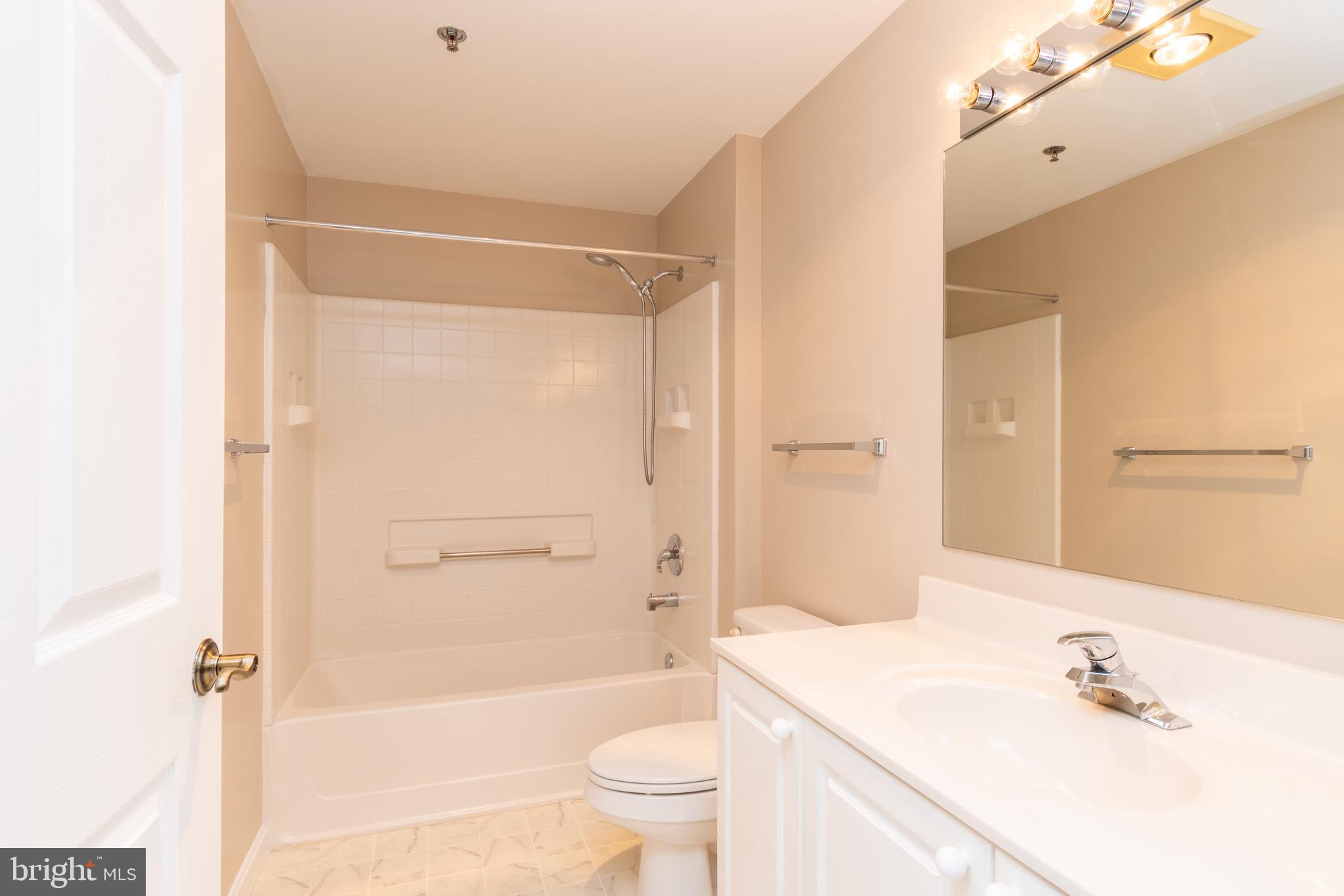 VANTAGE POINT WEST AT LW - Residential