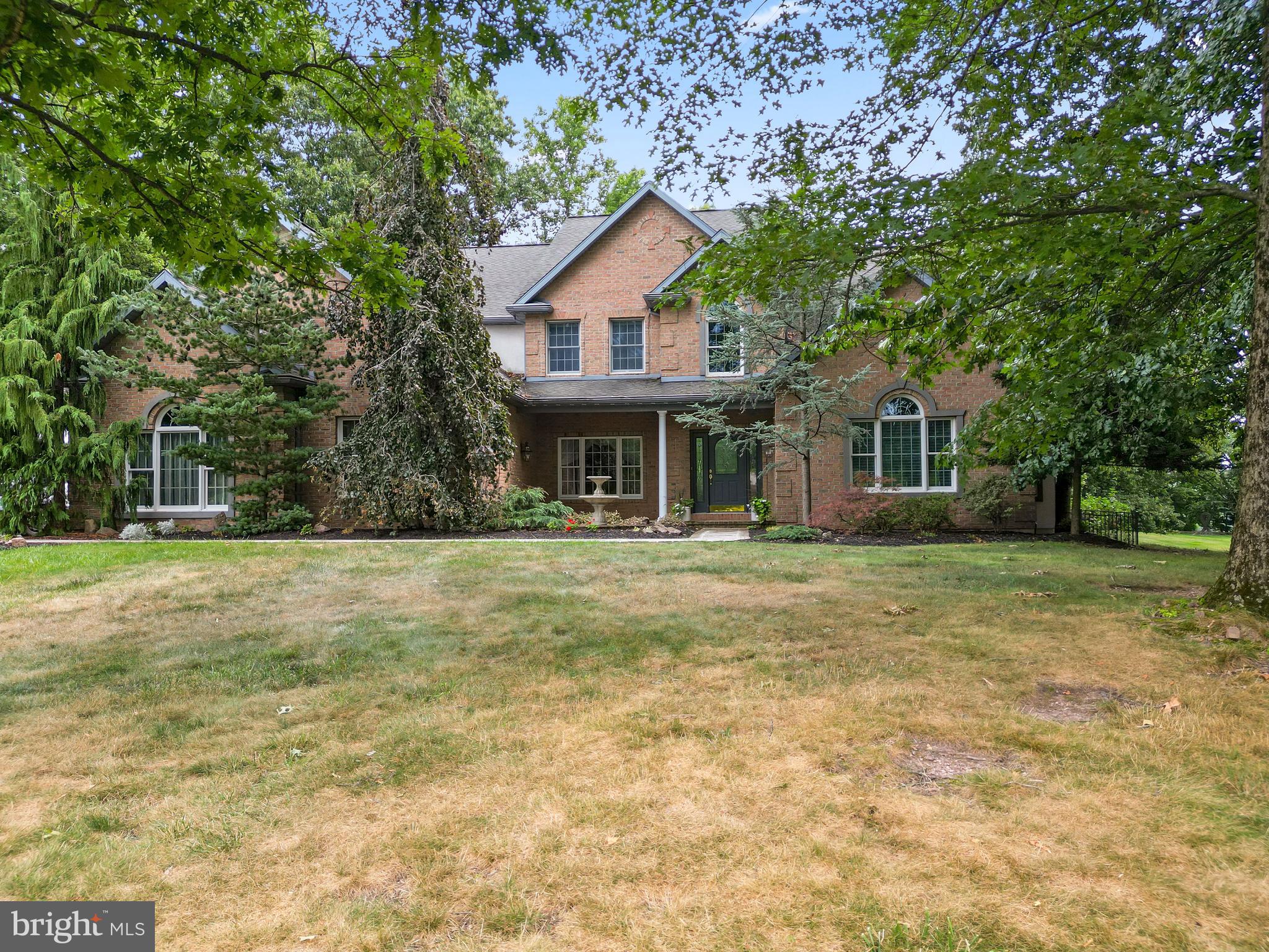 5 HOLLY LANE