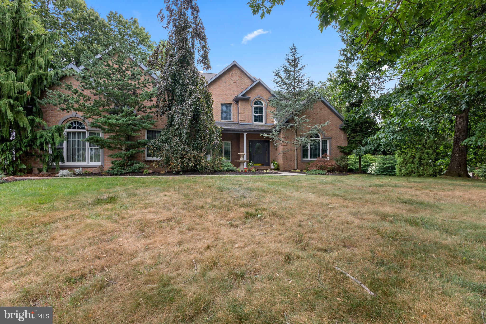 5 HOLLY LANE