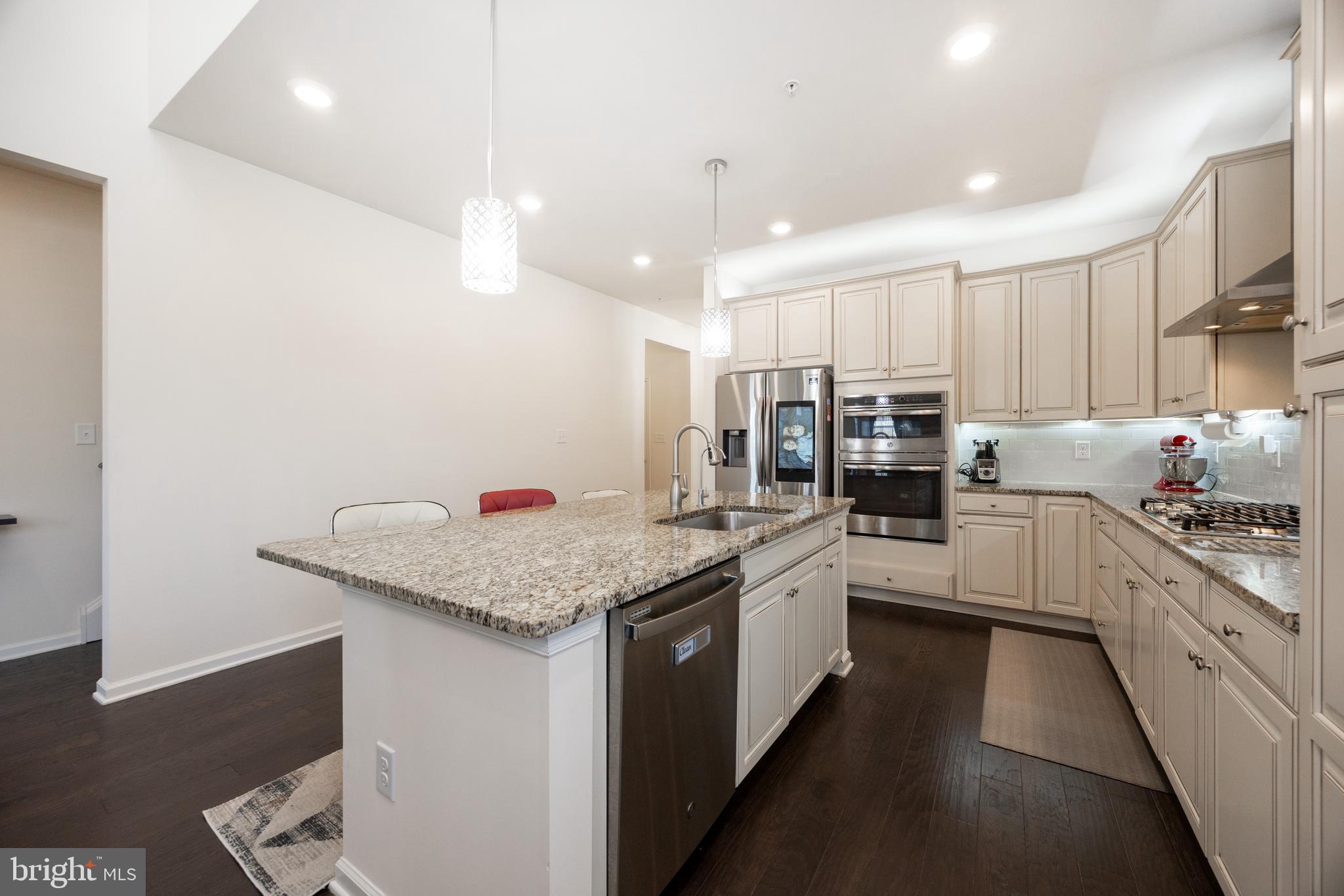 WATERLOO RESERVE - Residential