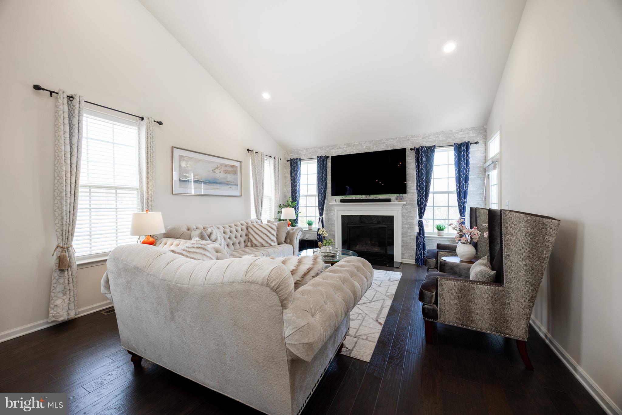 WATERLOO RESERVE - Residential