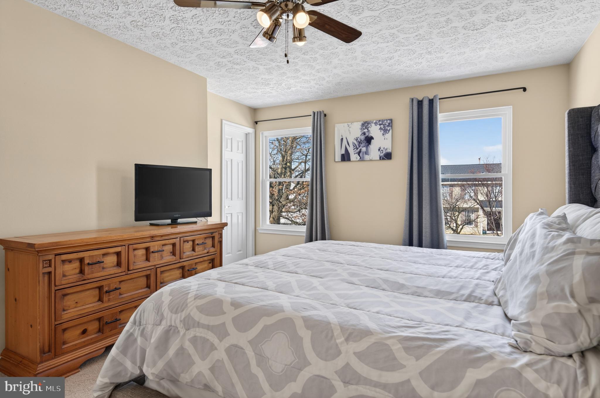 THE PROVINCES - Residential