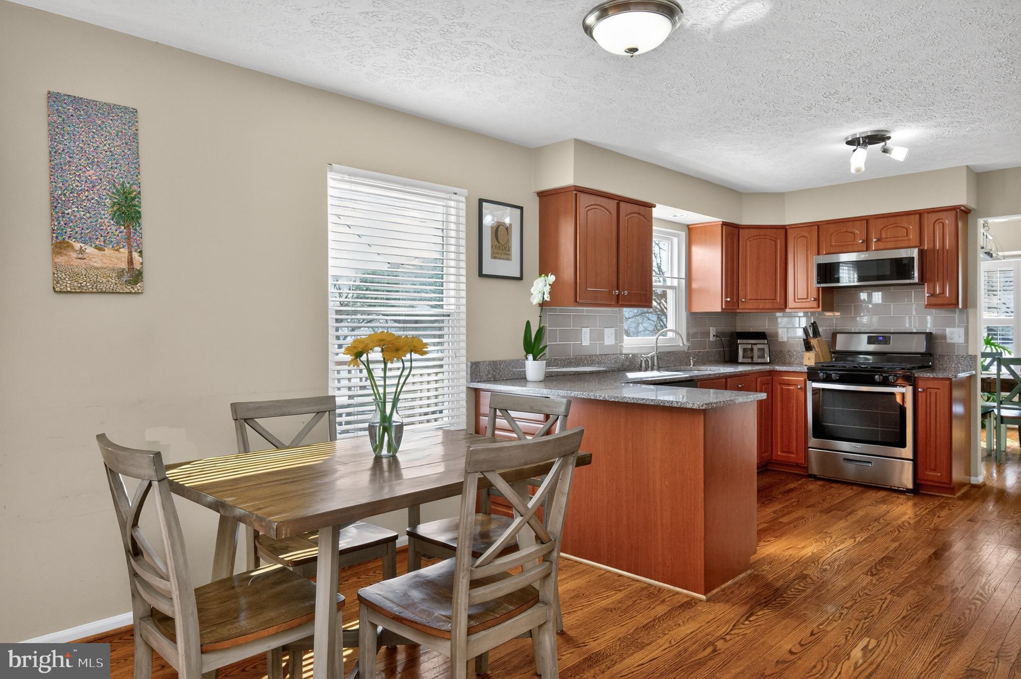 THE PROVINCES - Residential