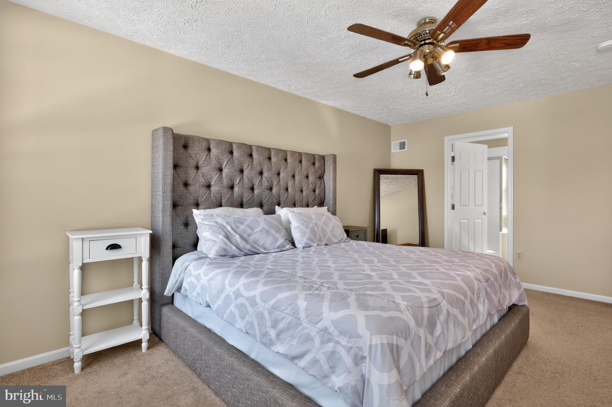 THE PROVINCES - Residential